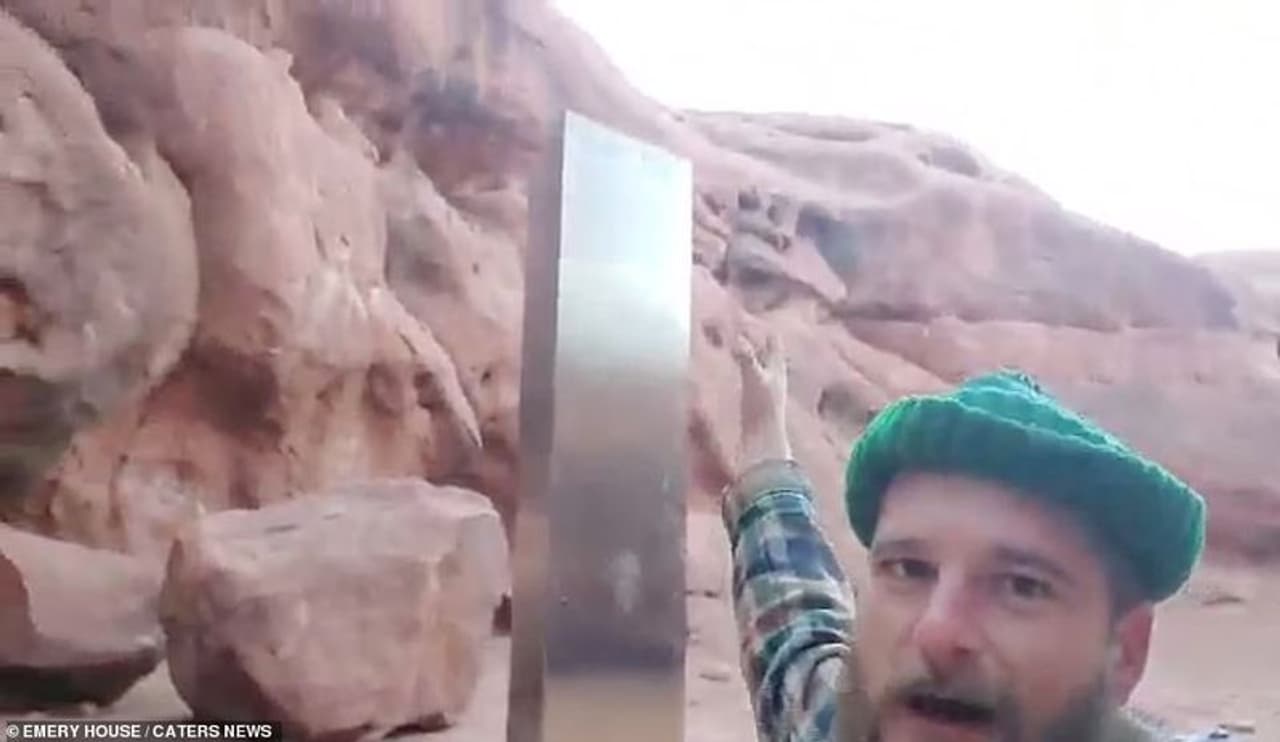 <p>ఉటా ఎడారిలో విచిత్రంగా ప్రత్యక్షమైన ఓ దిమ్మ ఇప్పుడు కనిపించకుండా పోయింది. ఈ దిమ్మ కనపడి ఎంత సంచలనం సృష్టించిందో.. ఇప్పుడు మాయమై కూడా అంతే సంచలనానికి దారి తీసింది.&nbsp;</p>