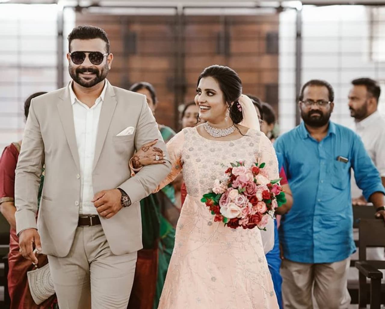 <p>ആലുവ സെന്റ് ആൻസ് പള്ളിയില്‍ വെച്ചായിരുന്നു വിവാഹം.</p>