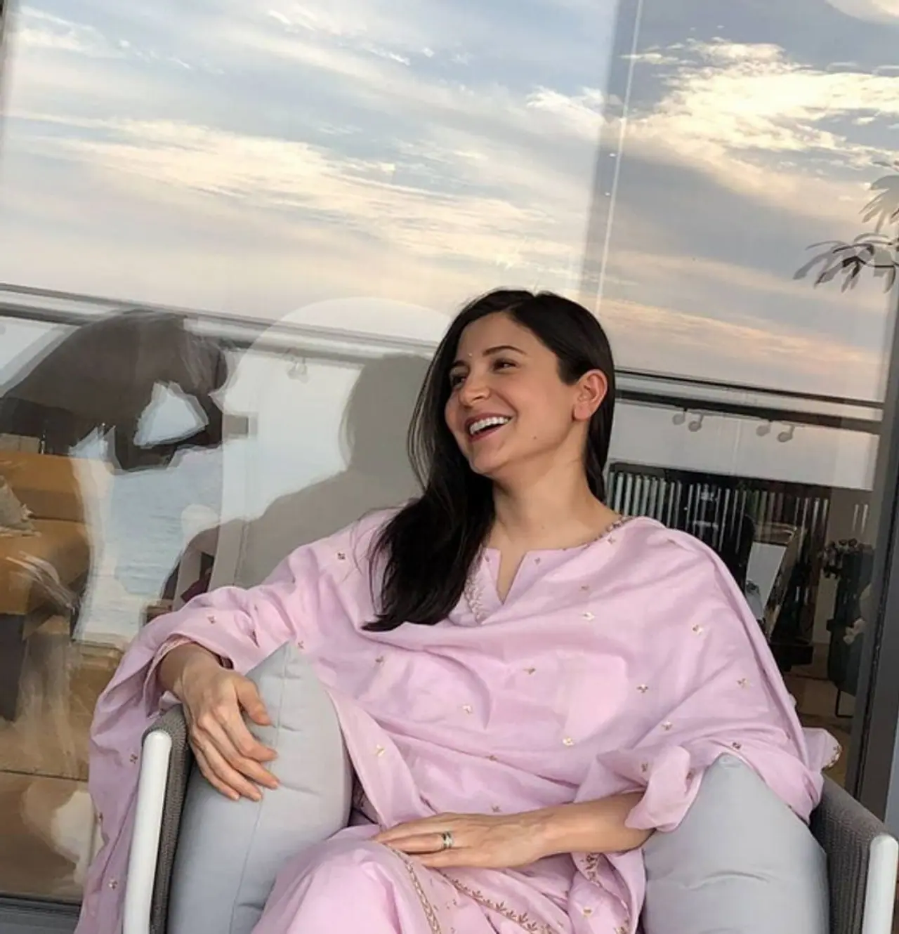 <p>കുഞ്ഞിനായുള്ള കാത്തിരിപ്പിന്റെ സന്തോഷത്തിലാണ് ഇപ്പോള് അനുഷ്ക ശര്മ.</p><p> </p> <p>കുഞ്ഞിനായുള്ള കാത്തിരിപ്പിന്റെ സന്തോഷത്തിലാണ് ഇപ്പോള് അനുഷ്ക ശര്മ.</p><p> </p>