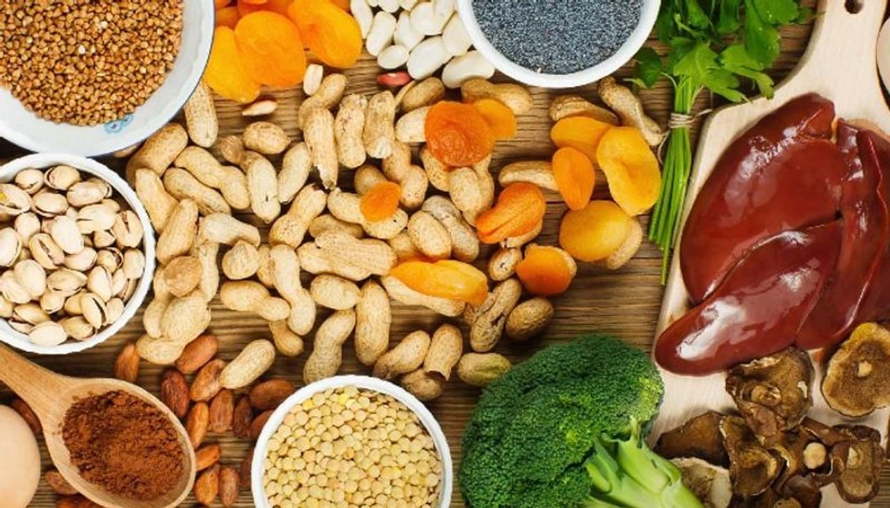 <p> </p><p>അയേണ് നല്ലതോതിലടങ്ങിയ ഭക്ഷണം കഴിക്കുന്നത് ഹീമോഗ്ലോബിന് ഉത്പാദനം കൂട്ടാന് സഹായിക്കുകയും അതുവഴി വിളര്ച്ചയെ ചെറുക്കുകയും ചെയ്യുന്നു. മുട്ട, ബീന്സ്, ഡ്രൈഡ് ഫ്രൂട്ട്സ്, റെഡ് മീറ്റ് ഇവയെല്ലാം അയേണ് അടങ്ങിയ ഭക്ഷണങ്ങളാണ്.<br /> </p><p> </p> <p> </p><p>അയേണ് നല്ലതോതിലടങ്ങിയ ഭക്ഷണം കഴിക്കുന്നത് ഹീമോഗ്ലോബിന് ഉത്പാദനം കൂട്ടാന് സഹായിക്കുകയും അതുവഴി വിളര്ച്ചയെ ചെറുക്കുകയും ചെയ്യുന്നു. മുട്ട, ബീന്സ്, ഡ്രൈഡ് ഫ്രൂട്ട്സ്, റെഡ് മീറ്റ് ഇവയെല്ലാം അയേണ് അടങ്ങിയ ഭക്ഷണങ്ങളാണ്.<br /> </p><p> </p>