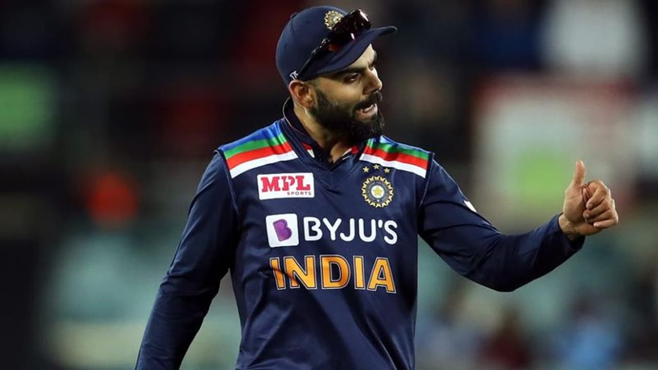 <p>ఆసీస్ పర్యటనను ఓటములతో ప్రారంభించింది టీమిండియా. మొదటి రెండు వన్డేల్లో ఓడి, వన్డే సిరీస్ కోల్పోయింది... </p> <p>ఆసీస్ పర్యటనను ఓటములతో ప్రారంభించింది టీమిండియా. మొదటి రెండు వన్డేల్లో ఓడి, వన్డే సిరీస్ కోల్పోయింది... </p>