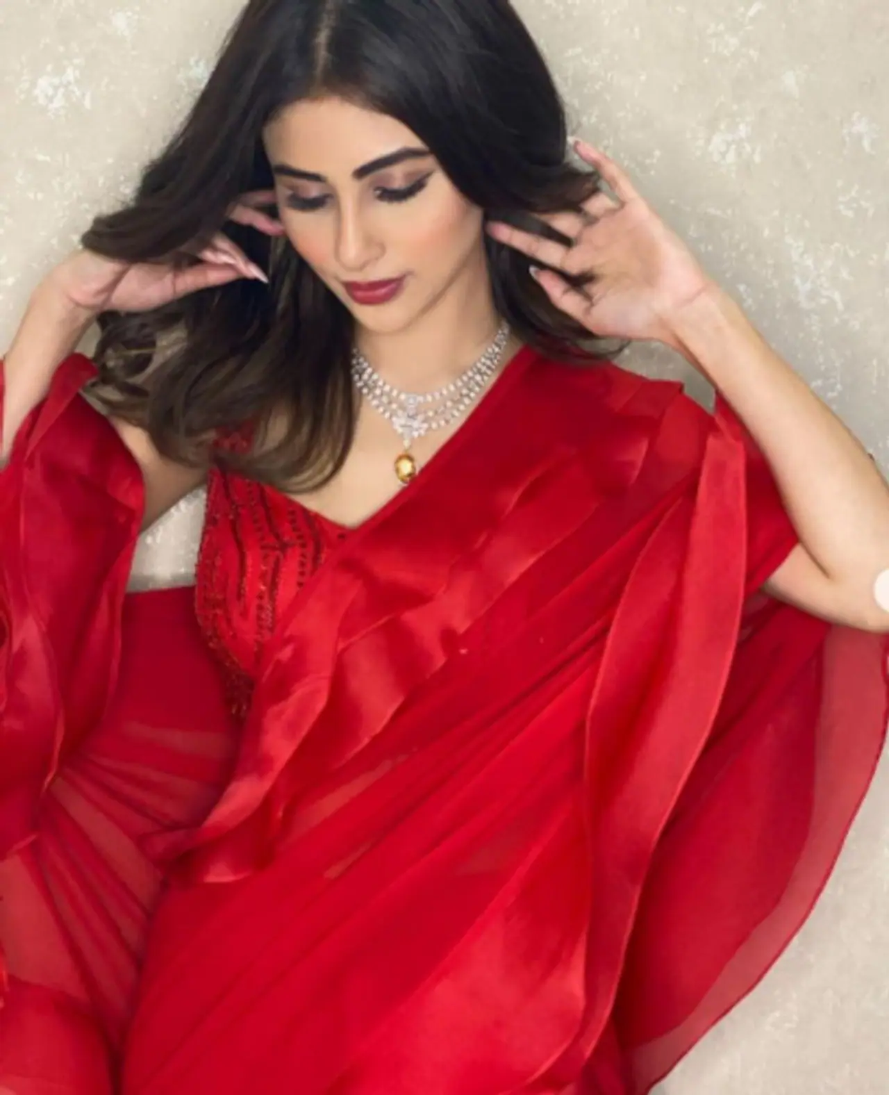 <p>ಎಥ್ನಿಕ್ ಸ್ಟೈಲ್ನಲ್ಲಿ ಕಾಣಿಸಿಕೊಂಡ ಮೌನಿ ರಾಯ್ ಫೋಟೋಸ್ ವೈರಲ್ ಆಗಿವೆ.</p> <p>ಎಥ್ನಿಕ್ ಸ್ಟೈಲ್ನಲ್ಲಿ ಕಾಣಿಸಿಕೊಂಡ ಮೌನಿ ರಾಯ್ ಫೋಟೋಸ್ ವೈರಲ್ ಆಗಿವೆ.</p>