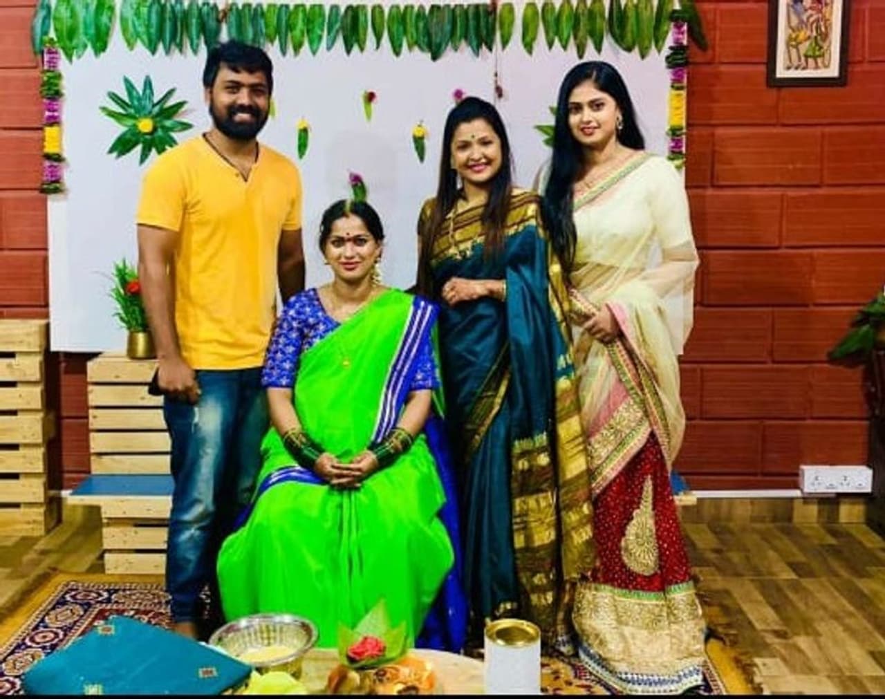 <p>ರಂಗಭೂಮಿ ಹಾಗೂ ಕನ್ನಡ ಚಿತ್ರರಂಗ ಕಲಾವಿದೆ ಅಕ್ಷತಾ ಪಾಂಡವಪುರ.</p> <p>ರಂಗಭೂಮಿ ಹಾಗೂ ಕನ್ನಡ ಚಿತ್ರರಂಗ ಕಲಾವಿದೆ ಅಕ್ಷತಾ ಪಾಂಡವಪುರ.</p>