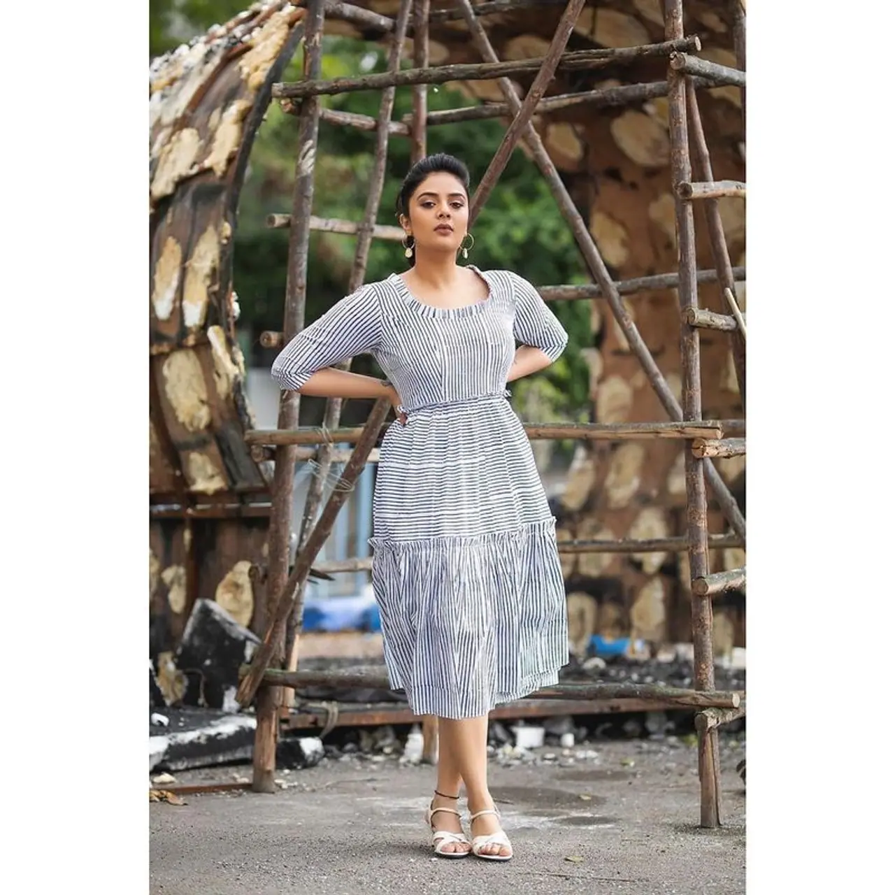 ప్రస్తుతం శ్రీముఖి `బొమ్మ అదిరింది`, `ఓ వుమానియా` షోస్ చేస్తుంది. ప్రస్తుతం శ్రీముఖి `బొమ్మ అదిరింది`, `ఓ వుమానియా` షోస్ చేస్తుంది.