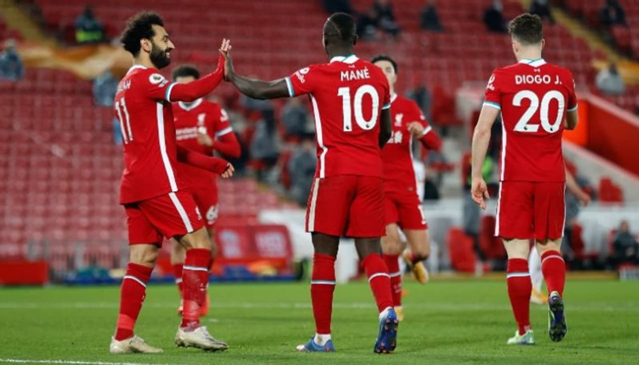 <p>The English Premier League (EPL) has nearly winded up its Matchday 11, as the race for the title is still too early to be taken a call upon. Nonetheless, there has hardly been any change on the top, while the mid table did have some shuffling. Consequently, we present a round up of this matchday.</p> <p>The English Premier League (EPL) has nearly winded up its Matchday 11, as the race for the title is still too early to be taken a call upon. Nonetheless, there has hardly been any change on the top, while the mid table did have some shuffling. Consequently, we present a round up of this matchday.</p>