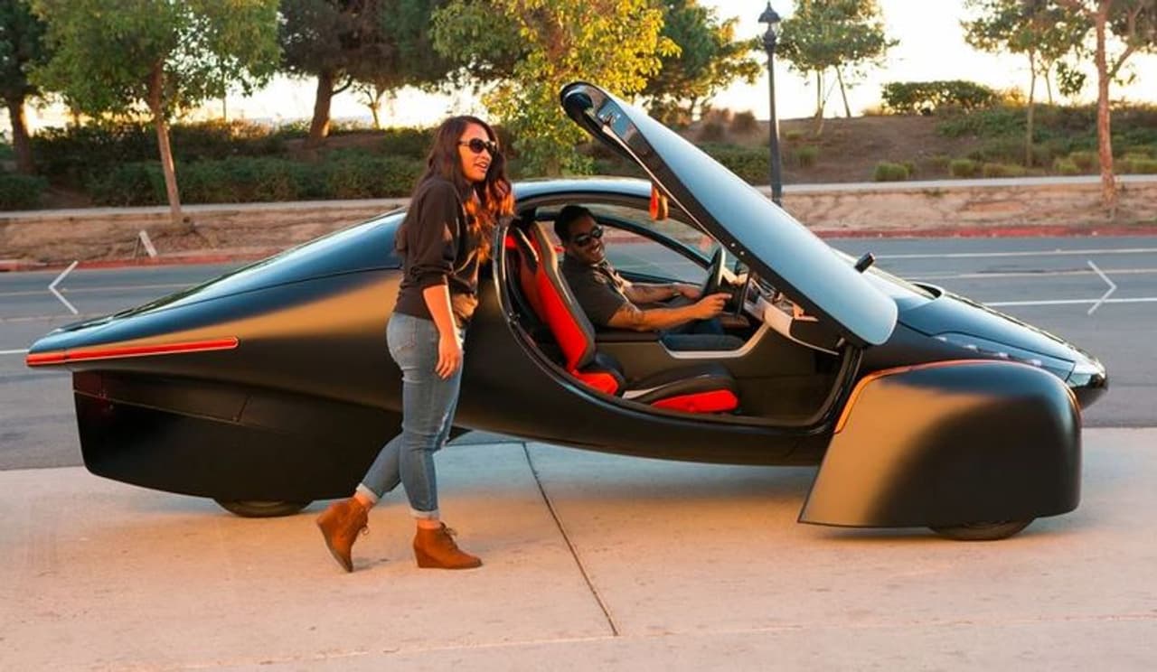 <p>ಭಾರತ ಸೇರಿದಂತೆ ವಿಶ್ವದ ಬಹುತೇಕ ರಾಷ್ಟ್ರಗಳು ಎಲೆಕ್ಟ್ರಿಕ್ ವಾಹನಗಳಿಗೆ ಭಾರಿ ಉತ್ತೇಜನ ನೀಡುತ್ತಿದೆ. &nbsp;2030ಕ್ಕೆ ಭಾರತವನ್ನು ಸಂಪೂರ್ಣ ಎಲೆಕ್ಟ್ರಿಕ್ ವಾಹನ ಮಾಡಲು ಕೇಂದ್ರ ಸರ್ಕಾರ ಹೆಜ್ಜೆ ಇಟ್ಟಿದೆ.<br />&nbsp;</p>