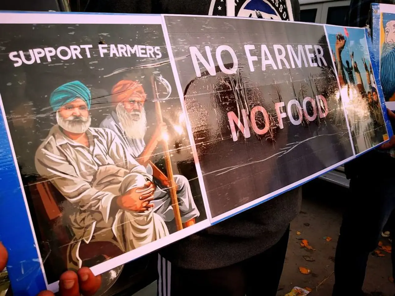 <p><strong>What's Working During The Bandh</strong><br /> </p><p>* In Delhi and Mumbai, public transport including Metro and buses, will work as usual. <br /> </p><p>* Markets across the country will remain open and business activities, in general, will continue to remain operational.<br /> </p><p>* Bank associations have decided not to participate in the Bharat Bandh. So, banking services will remain unaffected. <br /> </p><p>* Emergency, ambulance and hospital services will remain unaffected</p> <p><strong>What's Working During The Bandh</strong><br /> </p><p>* In Delhi and Mumbai, public transport including Metro and buses, will work as usual. <br /> </p><p>* Markets across the country will remain open and business activities, in general, will continue to remain operational.<br /> </p><p>* Bank associations have decided not to participate in the Bharat Bandh. So, banking services will remain unaffected. <br /> </p><p>* Emergency, ambulance and hospital services will remain unaffected</p>