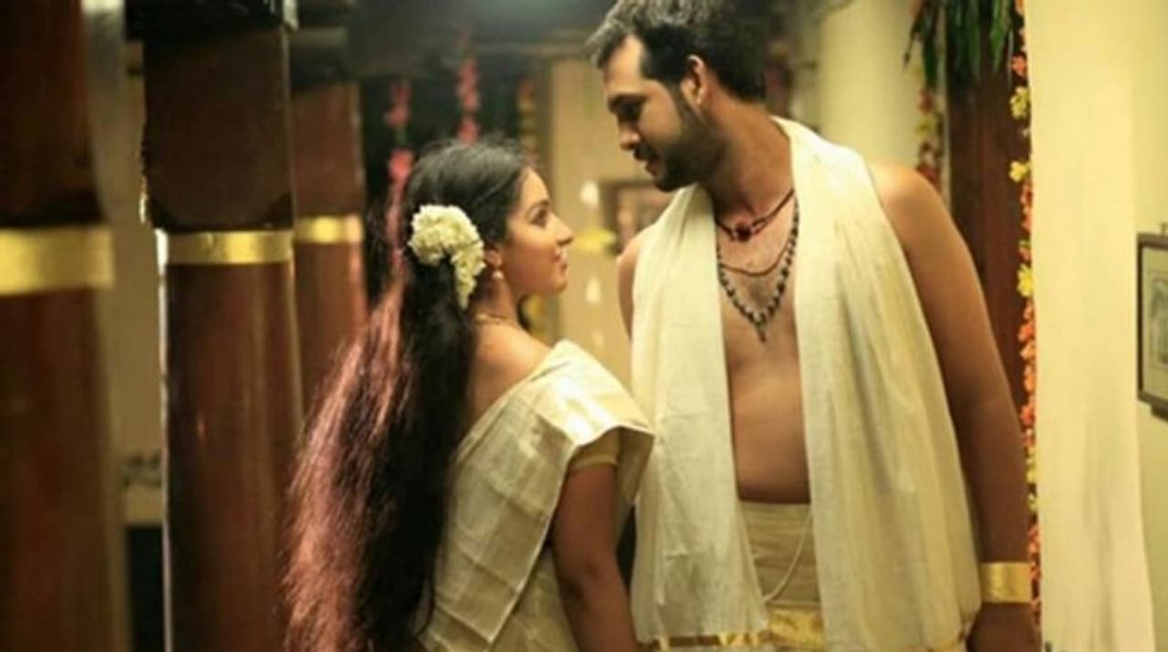 <p>ദേവയാനം എന്ന സിനിമയിലെ മികച്ച കഥാപാത്രത്തോടെയാണ് മാളവിക മേനോൻ ശ്രദ്ധേയയായത്.</p>