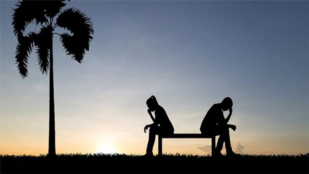 <p style="text align: justify;">ಇಬ್ಬರು ಸಂಗಾತಿಗಳ ಸಂಬಂಧಕ್ಕೆ ಬಂದಾಗ, ಅವರು ಕ್ರಮೇಣ ಒಬ್ಬರನ್ನೊಬ್ಬರು ಅರ್ಥ ಮಾಡಿಕೊಳ್ಳುತ್ತಾರೆ. ಆದರೆ ಕೆಲವೊಮ್ಮೆ ಈ ಸಮಯದಲ್ಲಿಯೇ ಅದು ತಮಗೆ ಸೂಕ್ತವಲ್ಲದ ಸಂಬಂಧ ಎಂಬುವುದು ಅರಿವಿಗೆ ಬರುತ್ತದೆ. ಇಂತಹ ಸಂದರ್ಭಗಳಲ್ಲಿ, ಹೆಚ್ಚಿನ ಜೋಡಿಗಳು ಬೇರೆಯಾಗಲು ಬಯಸುತ್ತಾರೆ. ಆದಾಗ್ಯೂ, ಈ ಸಂದರ್ಭದಲ್ಲಿ ಹುಡುಗಿಯರು ತುಂಬಾ ಭಿನ್ನರಾಗಿದ್ದಾರೆ. ಸಂಗಾತಿಯೊಂದಿಗೆ ಸಂಬಂಧ ಕಡಿದುಕೊಂಡ ನಂತರ ಅವರ ಹಾವಭಾವಗಳು ಸಂಪೂರ್ಣವಾಗಿ ಬದಲಾಗುತ್ತವೆ. ಅವರು ತಮ್ಮ ಎಕ್ಸ್ ಅಸೂಯೆಪಡುವಂತೆ ಮಾಡುವ ವಿಷಯಗಳ ಮೇಲೆ ಗಮನ ಹರಿಸಲು ಪ್ರಾರಂಭಿಸುತ್ತಾರೆ.</p> <p style="text align: justify;">ಇಬ್ಬರು ಸಂಗಾತಿಗಳ ಸಂಬಂಧಕ್ಕೆ ಬಂದಾಗ, ಅವರು ಕ್ರಮೇಣ ಒಬ್ಬರನ್ನೊಬ್ಬರು ಅರ್ಥ ಮಾಡಿಕೊಳ್ಳುತ್ತಾರೆ. ಆದರೆ ಕೆಲವೊಮ್ಮೆ ಈ ಸಮಯದಲ್ಲಿಯೇ ಅದು ತಮಗೆ ಸೂಕ್ತವಲ್ಲದ ಸಂಬಂಧ ಎಂಬುವುದು ಅರಿವಿಗೆ ಬರುತ್ತದೆ. ಇಂತಹ ಸಂದರ್ಭಗಳಲ್ಲಿ, ಹೆಚ್ಚಿನ ಜೋಡಿಗಳು ಬೇರೆಯಾಗಲು ಬಯಸುತ್ತಾರೆ. ಆದಾಗ್ಯೂ, ಈ ಸಂದರ್ಭದಲ್ಲಿ ಹುಡುಗಿಯರು ತುಂಬಾ ಭಿನ್ನರಾಗಿದ್ದಾರೆ. ಸಂಗಾತಿಯೊಂದಿಗೆ ಸಂಬಂಧ ಕಡಿದುಕೊಂಡ ನಂತರ ಅವರ ಹಾವಭಾವಗಳು ಸಂಪೂರ್ಣವಾಗಿ ಬದಲಾಗುತ್ತವೆ. ಅವರು ತಮ್ಮ ಎಕ್ಸ್ ಅಸೂಯೆಪಡುವಂತೆ ಮಾಡುವ ವಿಷಯಗಳ ಮೇಲೆ ಗಮನ ಹರಿಸಲು ಪ್ರಾರಂಭಿಸುತ್ತಾರೆ.</p>