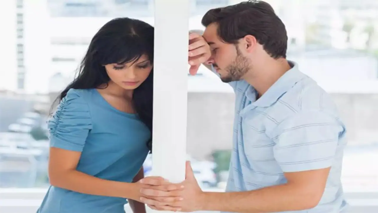 <p style="text align: justify;">ప్రేమించిన వారిని దూరం చేసుకోవాలని ఎవరూ అనుకోరు. ప్రేమించిన వ్యక్తితోనే జీవితం పంచుకోవాలని ఆశపడుతుంటారు. కానీ అనుకోని కారణాల వల్ల వారి ప్రేమకు దూరమవ్వాల్సిన పరిస్థితులు ఏర్పడతాయి.</p> <p style="text align: justify;">ప్రేమించిన వారిని దూరం చేసుకోవాలని ఎవరూ అనుకోరు. ప్రేమించిన వ్యక్తితోనే జీవితం పంచుకోవాలని ఆశపడుతుంటారు. కానీ అనుకోని కారణాల వల్ల వారి ప్రేమకు దూరమవ్వాల్సిన పరిస్థితులు ఏర్పడతాయి.</p>