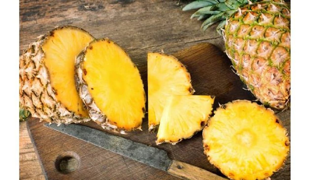 <p><strong>പെെനാപ്പിൾ: </strong>ആർത്തവം പ്രതീക്ഷിക്കുന്ന തീയതിക്ക് 10 ദിവസം മുമ്പ് പെെനാപ്പിൾ ജ്യൂസ് കുടിക്കുന്നത് ആർത്തവം നേരത്തെയാക്കാൻ സഹായിക്കും.<br /> </p> <p><strong>പെെനാപ്പിൾ: </strong>ആർത്തവം പ്രതീക്ഷിക്കുന്ന തീയതിക്ക് 10 ദിവസം മുമ്പ് പെെനാപ്പിൾ ജ്യൂസ് കുടിക്കുന്നത് ആർത്തവം നേരത്തെയാക്കാൻ സഹായിക്കും.<br /> </p>