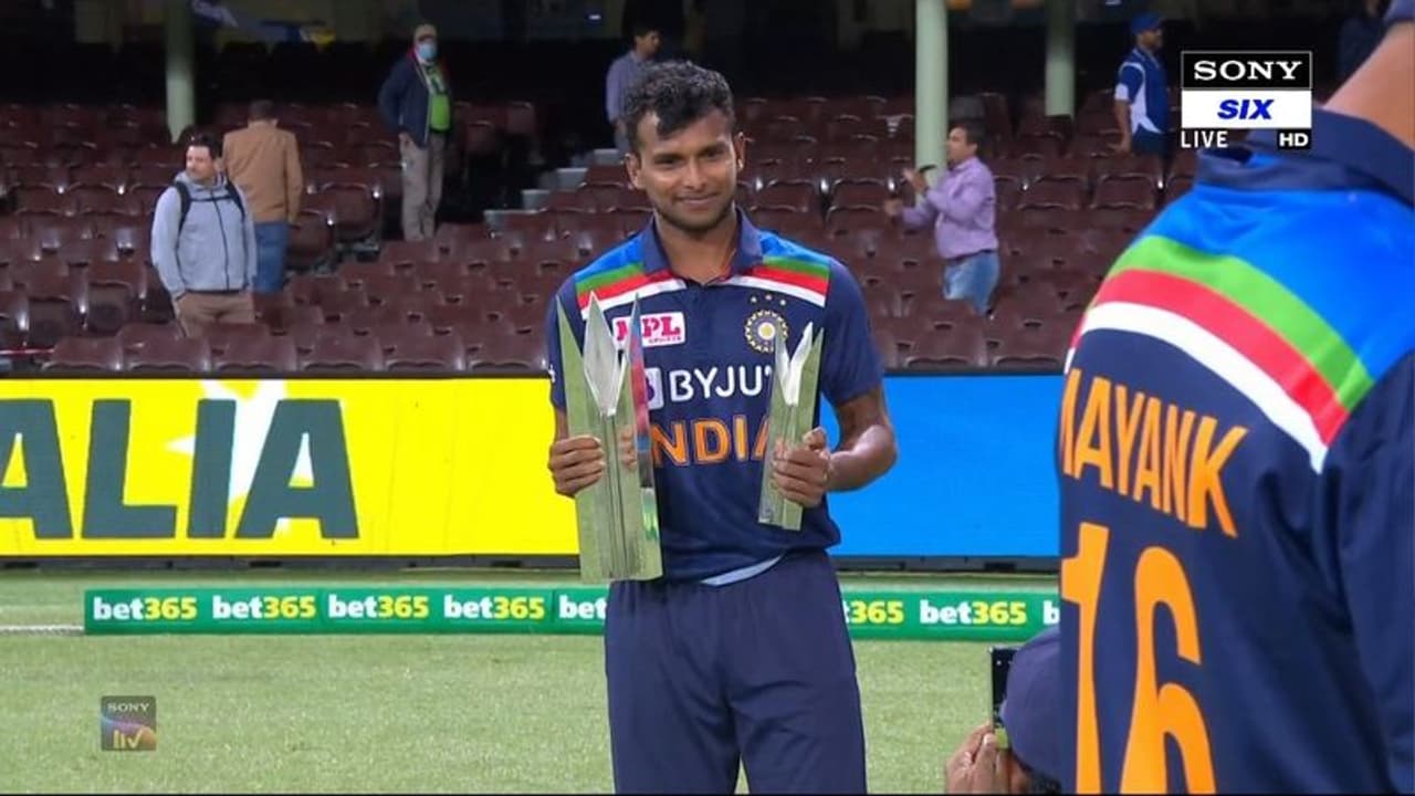 <p>ఐపీఎల్లో రాణించిన సన్రైజర్స్ హైదరాబాద్ బౌలర్ నటరాజన్... తొలుత టెస్టులకు నెట్ బౌలర్గా మాత్రమే ఎంపికయ్యాడు...</p> <p>ఐపీఎల్లో రాణించిన సన్రైజర్స్ హైదరాబాద్ బౌలర్ నటరాజన్... తొలుత టెస్టులకు నెట్ బౌలర్గా మాత్రమే ఎంపికయ్యాడు...</p>