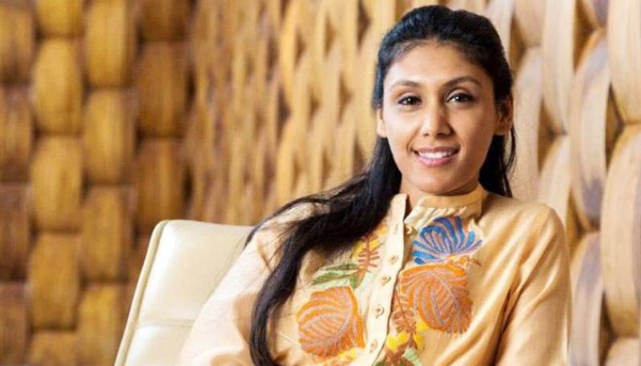 <p>കൊട്ടക് വെൽത്ത് ഹുറുൺ ലീഡിങ് വെൽതി വുമൺ പട്ടികയിലാണ് ഇക്കാര്യങ്ങളുളളത്. സ്വപ്രയത്നത്തോടെ ഏറ്റവും കൂടുതൽ ആസ്തി നേടിയ വനിത കിരൺ മസുംദാർ ഷായാണ്. പട്ടികയിൽ 46 പേരാണ് ഇടം നേടിയത്. 2020 സെപ്തംബർ 30 ലെ കണക്ക് പ്രകാരമാണിത്.</p> <p>കൊട്ടക് വെൽത്ത് ഹുറുൺ ലീഡിങ് വെൽതി വുമൺ പട്ടികയിലാണ് ഇക്കാര്യങ്ങളുളളത്. സ്വപ്രയത്നത്തോടെ ഏറ്റവും കൂടുതൽ ആസ്തി നേടിയ വനിത കിരൺ മസുംദാർ ഷായാണ്. പട്ടികയിൽ 46 പേരാണ് ഇടം നേടിയത്. 2020 സെപ്തംബർ 30 ലെ കണക്ക് പ്രകാരമാണിത്.</p>