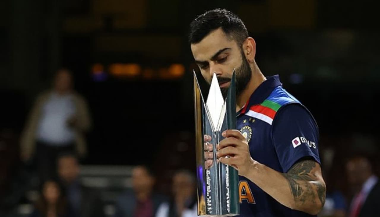 <p>கோஹ்லி இடது கை வேகப்பந்து வீச்சாளர் டி நடராஜனை இந்த தொடரின் மிகப்பெரிய சாதகமாக கருதினார், மேலும் டி 20 உலகக் கோப்பையை அடுத்ததாக வைத்திருக்கும் இந்திய அணிக்கு இந்த இளைஞர் ஒரு சொத்தாக இருக்க முடியும் என்று கோஹ்லி நம்பிக்கை தெரிவித்தார். <br /> </p> <p>கோஹ்லி இடது கை வேகப்பந்து வீச்சாளர் டி நடராஜனை இந்த தொடரின் மிகப்பெரிய சாதகமாக கருதினார், மேலும் டி 20 உலகக் கோப்பையை அடுத்ததாக வைத்திருக்கும் இந்திய அணிக்கு இந்த இளைஞர் ஒரு சொத்தாக இருக்க முடியும் என்று கோஹ்லி நம்பிக்கை தெரிவித்தார். <br /> </p>