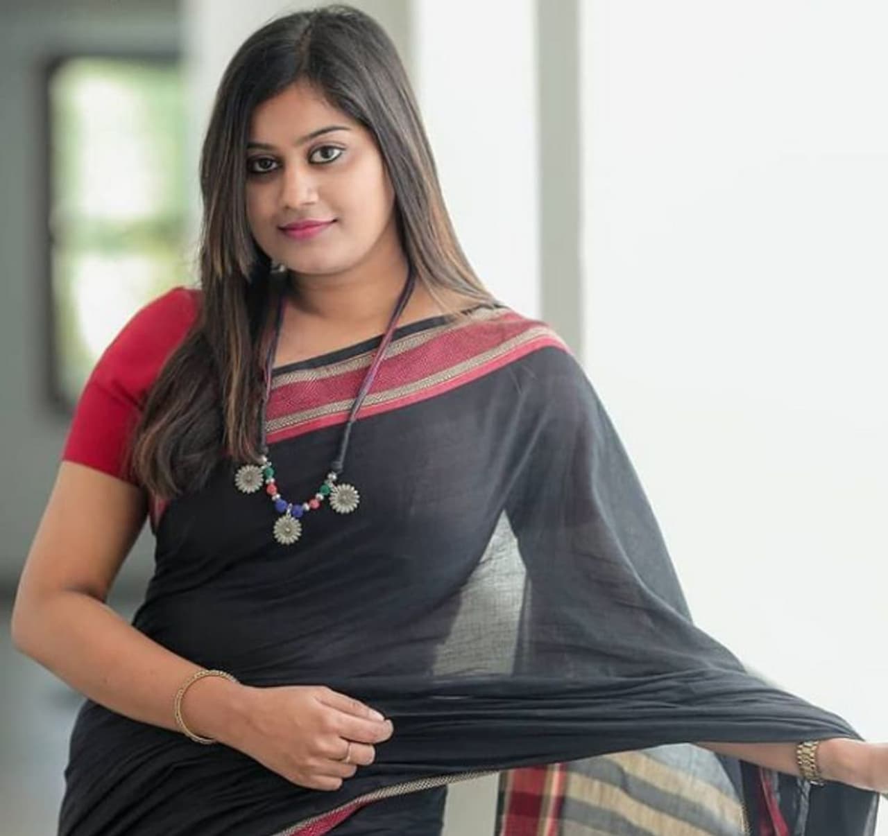 <p>ದೃಶ್ಯಂ ಸಿನಿಮಾದಲ್ಲಿ ಮೋಹನ್‌ಲಾಲ್ ಹಾಗೂ ನಟಿ ಮೀನಾ ಪುತ್ರಿಯಾಗಿ ಅಭಿನಯಿಸಿದ್ದ ಅನ್ಸಿಬಾ ಹಾಸನ್ ದೃಶ್ಯಂ 2ನಲ್ಲೂ ಕಾಣಿಸಿಕೊಳ್ಳಲಿದ್ದಾರೆ.</p>