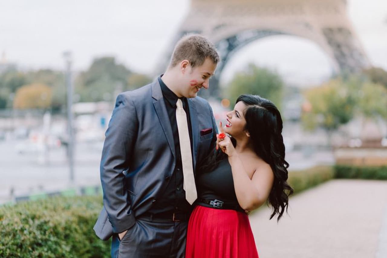 <p><br />പ്രണയമാണ് സമിയുടെ വിഷയം. എങ്ങനെ ഇണകളെ ആകര്‍ഷിക്കാം. എങ്ങനെ, മനോഹരമായി പ്രണയിക്കാം. എങ്ങനെ അടിപൊളി പ്രണയജീവിതം നയിക്കാം.</p>