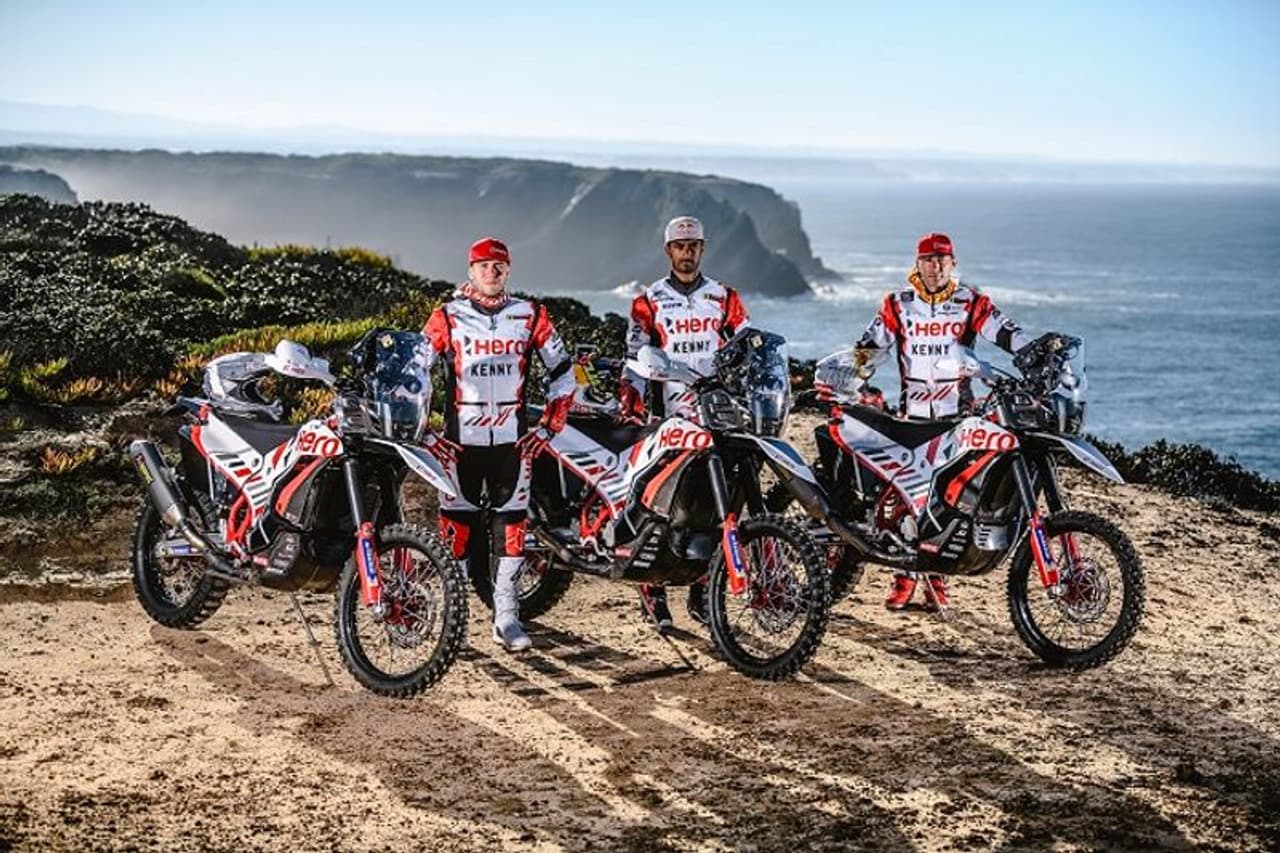 <p>ಬಾಜಾ ಪೊಟ್ರಲೆಗ್ರೆಯಲ್ಲಿ ರೋಮಾಂಚಕ ವಿಜಯದ ನಂತರ, ವಿಶ್ವದ ಅತಿದೊಡ್ಡ ದ್ವಿಚಕ್ರವಾಹನಗಳ ತಯಾರಕ ಹೀರೊ ಮೊಟೊಕಾರ್ಪ್ ನ ವಾಹನಕ್ರೀಡಾ ತಂಡವಾದ ಹೀರೊ ಮೊಟೊಸ್ಪೋರ್ಟ್ಸ್ ಟೀಂ ರಾಲಿ ಇಂದು ಡಕಾರ್ 2021 ಗೆ ತನ್ನ ತಂಡ ಪ್ರಕಟಿಸಿದೆ.</p>