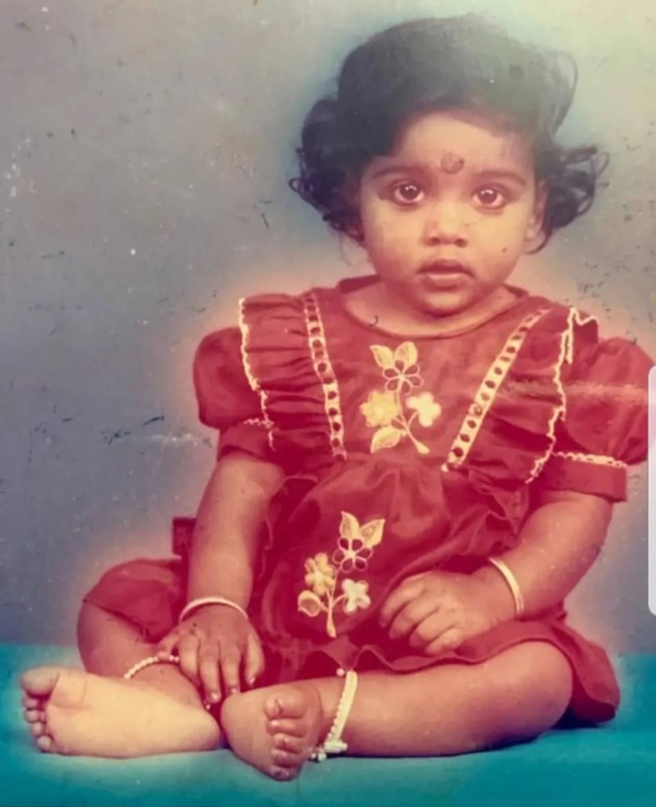 <p><br />குழந்தையாக விஜே சித்ரா </p> <p><br />குழந்தையாக விஜே சித்ரா </p>