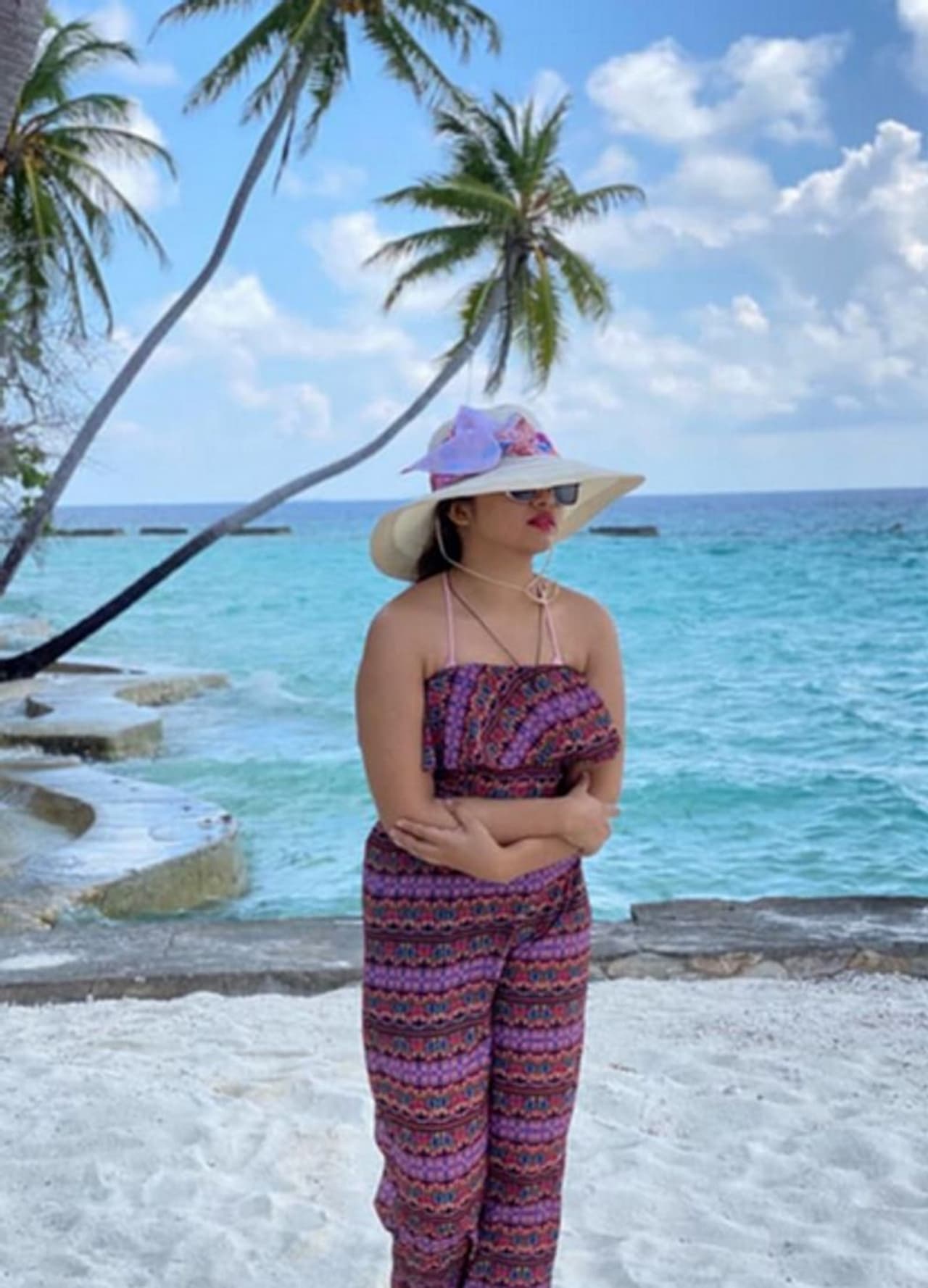 <p>തെന്നിന്ത്യൻ നടി കാജല് അഗര്വാളും ഭര്ത്താവ് ഗൗതം കിച്ലുവും ഹണിമൂണ് ആഘോഷിക്കാൻ എത്തിയപ്പോള് പങ്കുവെച്ച ചിത്രങ്ങള്ക്ക് പിന്നാലെയാണ് മലയാളി നടി ശാലിൻ സോയയും മാലിദ്വീപില് നിന്നുള്ള വിശേഷങ്ങളുമായി എത്തുന്നത്.</p> <p>തെന്നിന്ത്യൻ നടി കാജല് അഗര്വാളും ഭര്ത്താവ് ഗൗതം കിച്ലുവും ഹണിമൂണ് ആഘോഷിക്കാൻ എത്തിയപ്പോള് പങ്കുവെച്ച ചിത്രങ്ങള്ക്ക് പിന്നാലെയാണ് മലയാളി നടി ശാലിൻ സോയയും മാലിദ്വീപില് നിന്നുള്ള വിശേഷങ്ങളുമായി എത്തുന്നത്.</p>