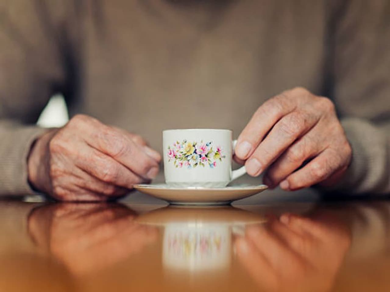 <p style="text align: justify;">Do you also feel like your hands are ageing faster than what your actual age is? Then it is time you should take care of them. The wrinkles on your hands are mostly the reason that your friends can tell your age, so be aware of it, read on to know how you can cure them.</p> <p style="text align: justify;">Do you also feel like your hands are ageing faster than what your actual age is? Then it is time you should take care of them. The wrinkles on your hands are mostly the reason that your friends can tell your age, so be aware of it, read on to know how you can cure them.</p>