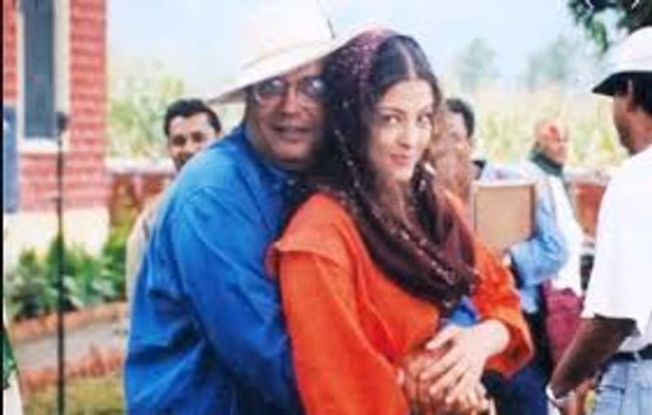 <p>ಬಾಲಿವುಡ್ನ ದಿವಾ ಐಶ್ವರ್ಯಾ ರೈ ಕೆಲಸ ಮಾಡಿರುವ ಹಲವು ಖ್ಯಾತ ನೀರ್ದೇಶಕರಲ್ಲಿ ಸುಭಾಷ್ ಘಾಯ್ ಒಬ್ಬರು. </p> <p>ಬಾಲಿವುಡ್ನ ದಿವಾ ಐಶ್ವರ್ಯಾ ರೈ ಕೆಲಸ ಮಾಡಿರುವ ಹಲವು ಖ್ಯಾತ ನೀರ್ದೇಶಕರಲ್ಲಿ ಸುಭಾಷ್ ಘಾಯ್ ಒಬ್ಬರು. </p>