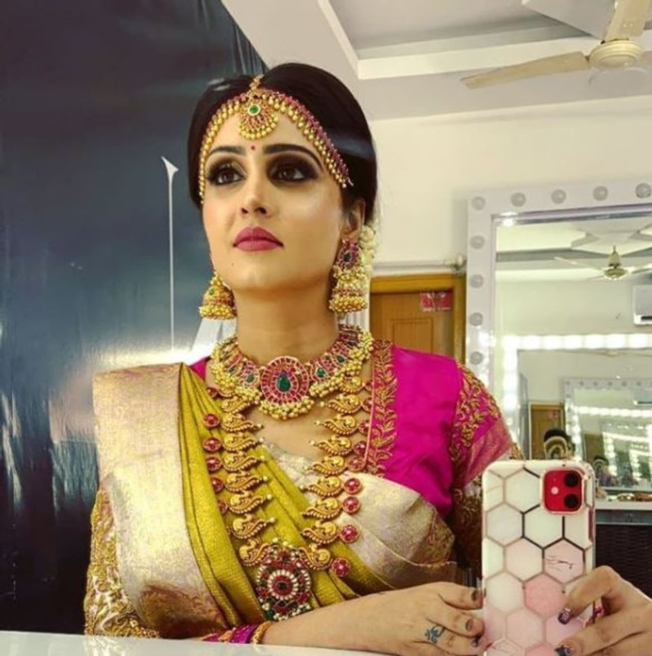 <p>ಕಿರುತೆರೆ ಪ್ರೇಕ್ಷಕರ ಮುದ್ದಿನ ಅವನಿ ಉರಫ್ ಆಶಿತಾ ಚಂದ್ರಪ್ಪ ಈಗ ಬ್ಯುಸಿನೆಸ್ ವುಮೆನ್ ಆಗಿದ್ದಾರೆ.</p> <p>ಕಿರುತೆರೆ ಪ್ರೇಕ್ಷಕರ ಮುದ್ದಿನ ಅವನಿ ಉರಫ್ ಆಶಿತಾ ಚಂದ್ರಪ್ಪ ಈಗ ಬ್ಯುಸಿನೆಸ್ ವುಮೆನ್ ಆಗಿದ್ದಾರೆ.</p>