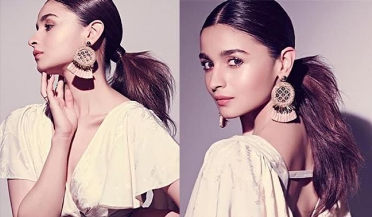 <p style="text align: justify;">Alia Bhatt is one of such actresses who has the most amazing bare skin and rosy lips. She looks absolutely flawless and also is an ardent believer in fitness.&nbsp;But it takes a lot of effort to achieve such skin and a fit body.</p><p>&nbsp;</p>