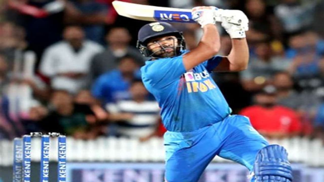 <p>ఓ రకంగా రోహిత్ శర్మకు అయిన గాయం చిన్నదే, రెండు వారాల విశ్రాంతి తీసుకుంటే ఫిట్నెస్ సాధించవచ్చని చెప్పాడు భారత ఫిజియో. </p> <p>ఓ రకంగా రోహిత్ శర్మకు అయిన గాయం చిన్నదే, రెండు వారాల విశ్రాంతి తీసుకుంటే ఫిట్నెస్ సాధించవచ్చని చెప్పాడు భారత ఫిజియో. </p>