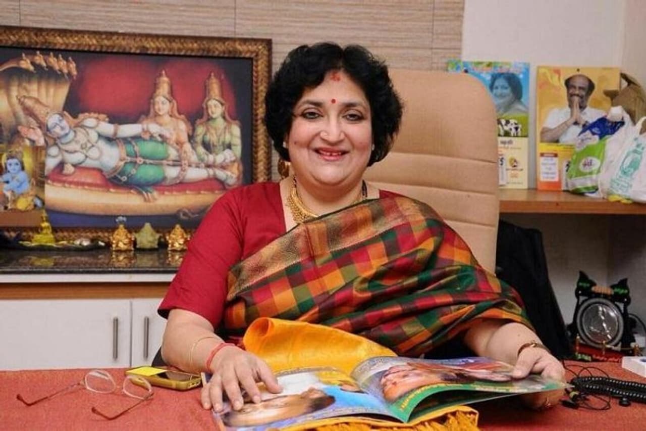 Latha Rajinikanth Sing a Song for Kamal Movie