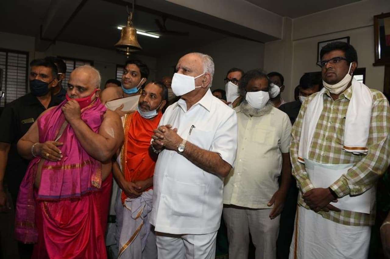 <p>ಪಲಿಮಾರು ಶ್ರೀ ಭೇಟಿ ಮಾಡಿದ ಬಿ ಎಸ್ ಯಡಿಯೂರಪ್ಪ</p> <p>ಪಲಿಮಾರು ಶ್ರೀ ಭೇಟಿ ಮಾಡಿದ ಬಿ ಎಸ್ ಯಡಿಯೂರಪ್ಪ</p>