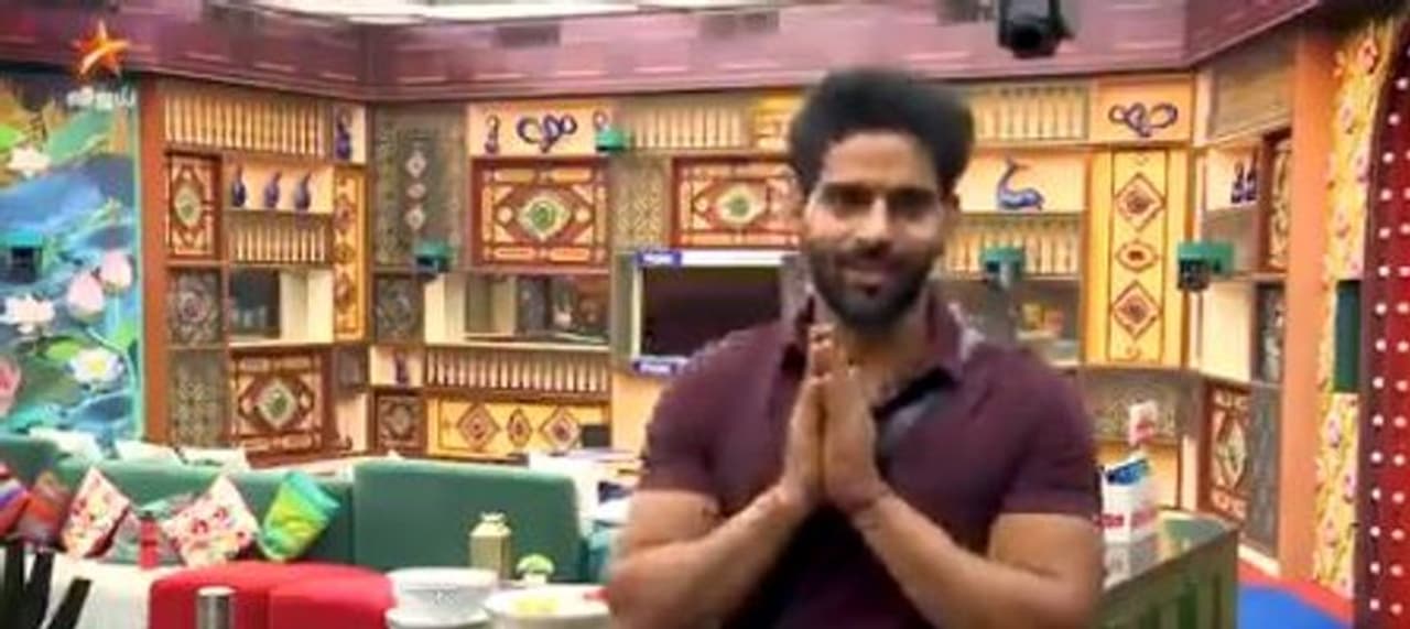 <p>பிக்பாஸ் நிகழ்ச்சியில் அனைவருக்கும் டஃப் கொடுத்து, சூச்சமத்தோடு விளையாடி வரும் போட்டியாளர்களில் ஒருவராக இருப்பவர் பாலா.</p> <p>பிக்பாஸ் நிகழ்ச்சியில் அனைவருக்கும் டஃப் கொடுத்து, சூச்சமத்தோடு விளையாடி வரும் போட்டியாளர்களில் ஒருவராக இருப்பவர் பாலா.</p>