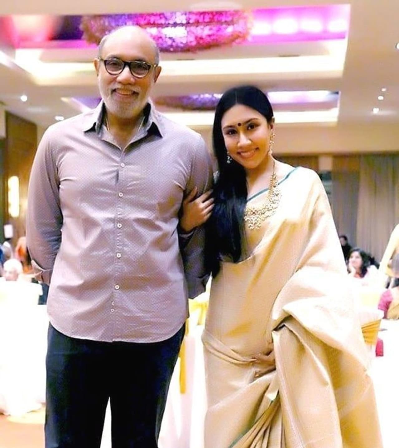 <p>தமிழ் சினிமாவில் வில்லன், குணச்சித்திர நடிகர், ஹீரோ என படிப்படியாக வெற்றி கண்டவர் சத்யராஜ். இந்திய அளவில் பேசப்பட்ட பாகுபலி முதல் மற்றும் இரண்டாம் பாகத்தில் கூட சத்யராஜ் நடித்த கட்டப்பா கதாபாத்திரம் பெரிதாக பேசப்பட்டது. </p> <p>தமிழ் சினிமாவில் வில்லன், குணச்சித்திர நடிகர், ஹீரோ என படிப்படியாக வெற்றி கண்டவர் சத்யராஜ். இந்திய அளவில் பேசப்பட்ட பாகுபலி முதல் மற்றும் இரண்டாம் பாகத்தில் கூட சத்யராஜ் நடித்த கட்டப்பா கதாபாத்திரம் பெரிதாக பேசப்பட்டது. </p>