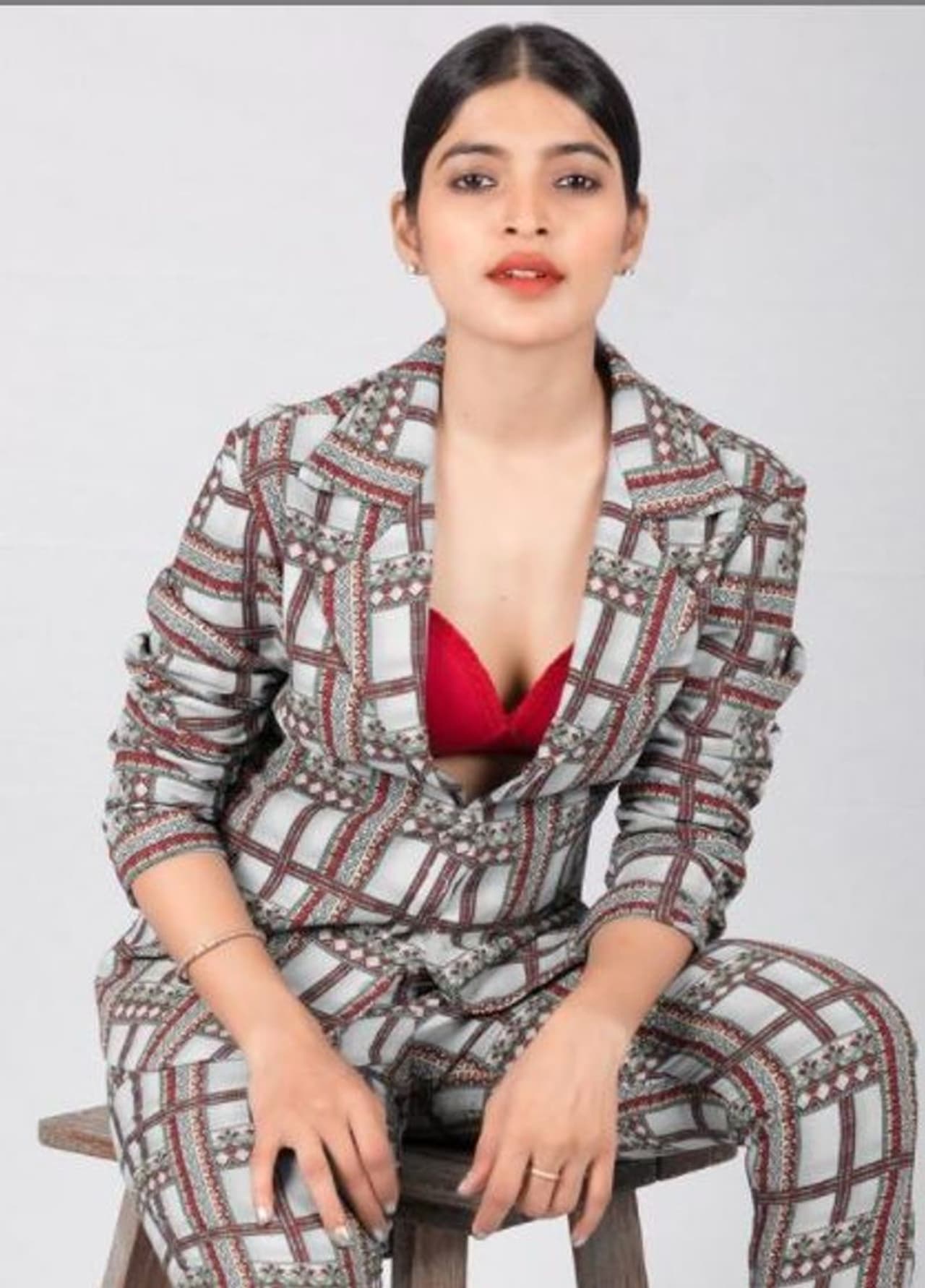 <p>லேட்டஸ்ட் போட்டோ ஷூட்டில் செம்ம ஹாட் போஸ் கொடுத்த சஞ்சிதா </p> <p>லேட்டஸ்ட் போட்டோ ஷூட்டில் செம்ம ஹாட் போஸ் கொடுத்த சஞ்சிதா </p>