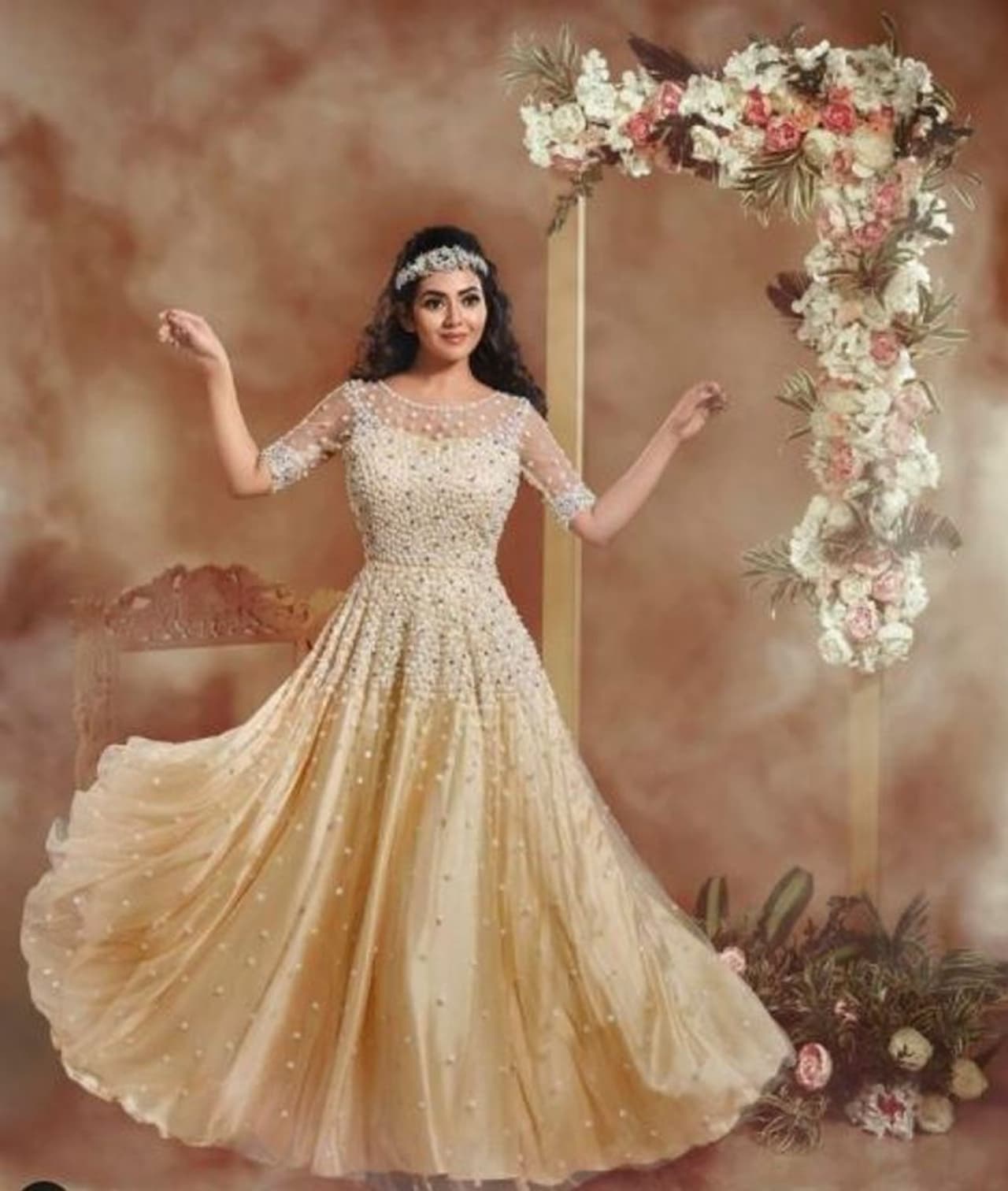 <p>சின்னத்திரையில் ஜொலிக்கும் நட்சத்திரங்கள் ஒருபோதும் வெள்ளித்திரையில் மிளிர முடியாது என்பதை ஒரு சிலர் மாற்றி காண்பித்துள்ளனர். சிவகார்த்திகேயன், சந்தானம், ப்ரியா பவானி ஷங்கர், வாணி போஜன் என ஏராளமான சின்னத்திரை பிரபலங்கள் சினிமாவில் வெற்றி கொடி நாட்டியுள்ளனர். </p> <p>சின்னத்திரையில் ஜொலிக்கும் நட்சத்திரங்கள் ஒருபோதும் வெள்ளித்திரையில் மிளிர முடியாது என்பதை ஒரு சிலர் மாற்றி காண்பித்துள்ளனர். சிவகார்த்திகேயன், சந்தானம், ப்ரியா பவானி ஷங்கர், வாணி போஜன் என ஏராளமான சின்னத்திரை பிரபலங்கள் சினிமாவில் வெற்றி கொடி நாட்டியுள்ளனர். </p>