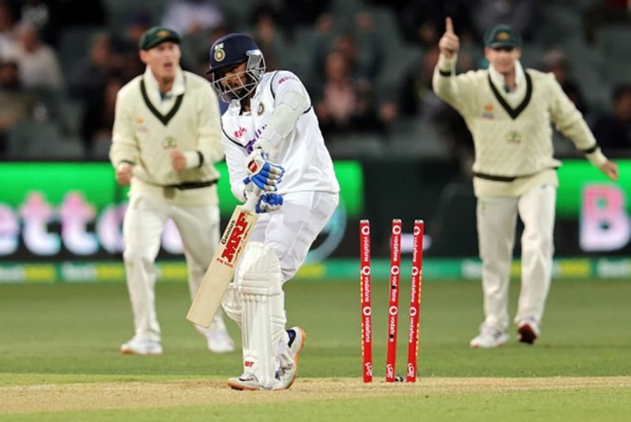 <p>ఆసీస్ టూర్‌లో టెస్టు సిరీస్ ప్రారంభానికి ముందు జరిగిన రెండు ప్రాక్టీస్ మ్యాచుల్లోనూ ఘోరంగా ఫెయిల్ అయిన పృథ్వీషా... ఆడిలైడ్ టెస్టులో తొలి ఇన్నింగ్స్‌లో డకౌట్ అయ్యాడు. రెండో ఇన్నింగ్స్‌లో 4 పరుగులకే పెవిలియన్ చేరాడు...&nbsp;</p>