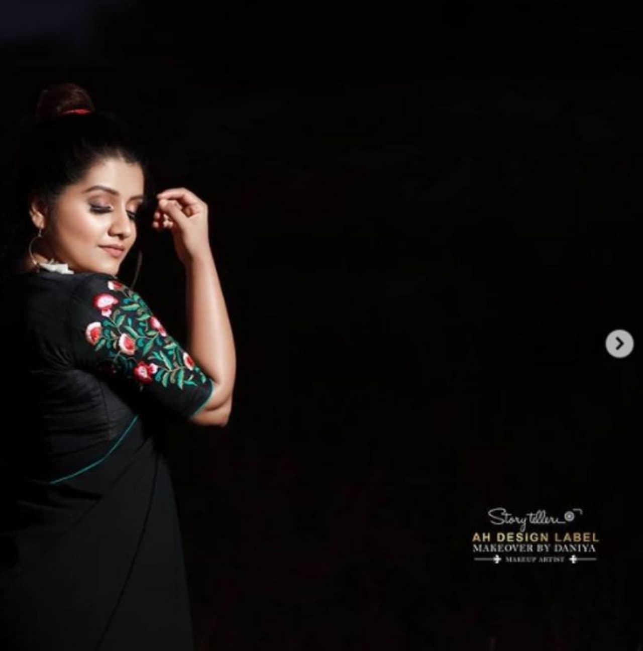 <p>ലോഹിതദാസിന്റെ ചക്കരമുത്ത് എന്ന സിനിമയിലൂടെയാണ് സരയൂ മോഹൻ വെള്ളിത്തിരയിലെത്തുന്നത് (സരയു മോഹൻ മുമ്പ് പങ്കുവെച്ച ഫോട്ടോ).</p> <p>ലോഹിതദാസിന്റെ ചക്കരമുത്ത് എന്ന സിനിമയിലൂടെയാണ് സരയൂ മോഹൻ വെള്ളിത്തിരയിലെത്തുന്നത് (സരയു മോഹൻ മുമ്പ് പങ്കുവെച്ച ഫോട്ടോ).</p>