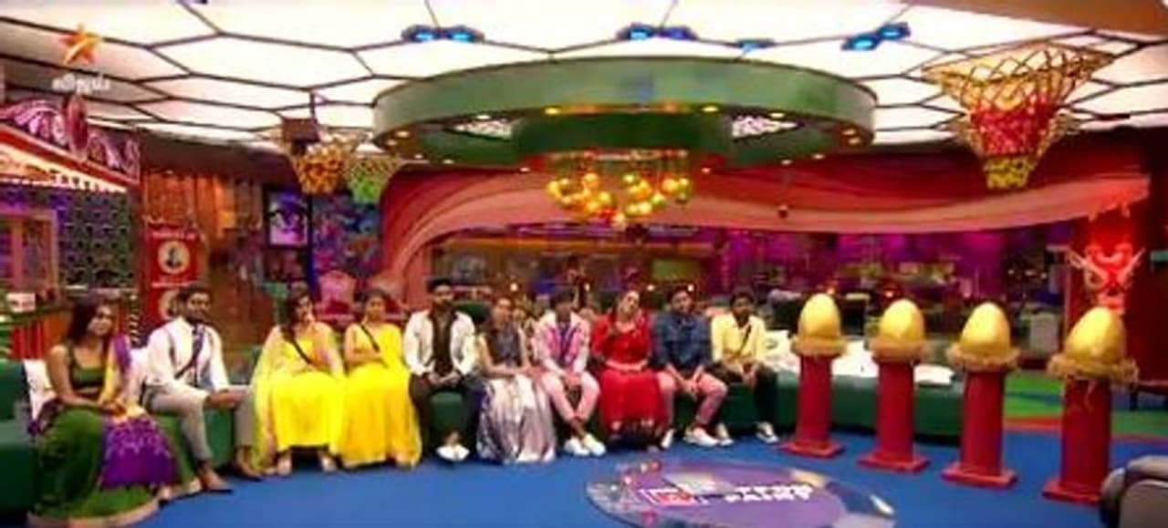 <p>புன்னகை மன்னி கேப்டன் ஷிப் இந்த வாரம் எப்படி இருந்தது என, கமல் மற்ற போட்டியாளர்களிடம் கேட்கிறார்.</p> <p>புன்னகை மன்னி கேப்டன் ஷிப் இந்த வாரம் எப்படி இருந்தது என, கமல் மற்ற போட்டியாளர்களிடம் கேட்கிறார்.</p>