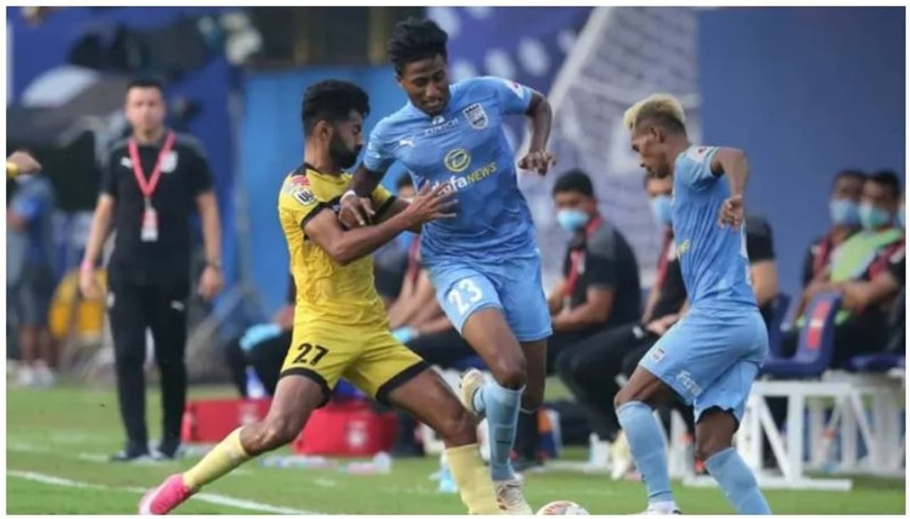<p>Table topper Mumbai City FC showed no signs of slowing down, as it rode to a comfortable 2 0 win over Hyderabad FC in the ongoing Indian Super League (ISL), at the Tilak Maidan in Goa, on Sunday. The success consolidated Mumbai's spot on top, while Hyderabad, who suffered its opening loss of the season, stays in sixth.</p>