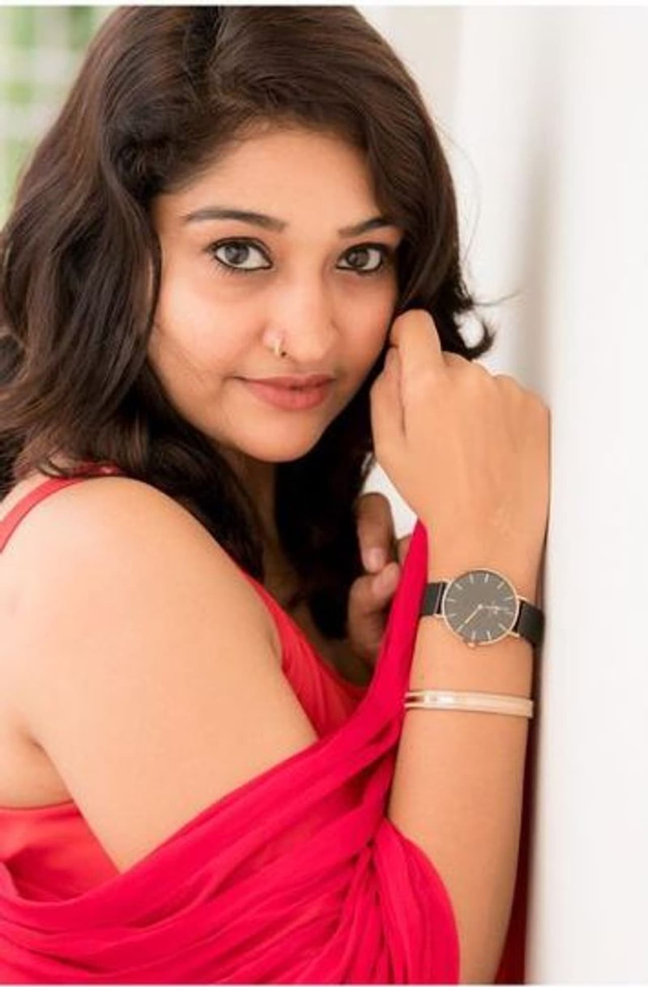 <p>ரெட் கலர் மெல்லிய சேலையில் செம்ம ஹாட் </p> <p>ரெட் கலர் மெல்லிய சேலையில் செம்ம ஹாட் </p>