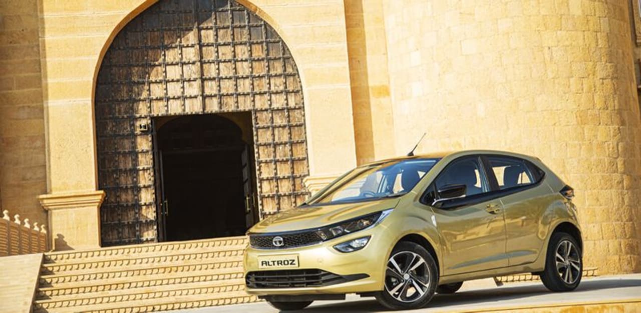 <p>ಅತ್ಯಾಧುನಿಕ ತಂತ್ರಜ್ಞಾನ ಹಾಗೂ ಟರ್ಬೋ ಪೆಟ್ರೋಲ್ ಎಂಜಿನ್ ವಿಶೇಷತೆಯೊಂದಿಗೆ ನೂತನ ಟಾಟಾ ಅಲ್ಟ್ರೋಜ್ ಹೊಸ ವರ್ಷದ ಆರಂಭದಲ್ಲೇ ಬಿಡುಗಡೆಯಾಗಲಿದೆ.</p> <p>ಅತ್ಯಾಧುನಿಕ ತಂತ್ರಜ್ಞಾನ ಹಾಗೂ ಟರ್ಬೋ ಪೆಟ್ರೋಲ್ ಎಂಜಿನ್ ವಿಶೇಷತೆಯೊಂದಿಗೆ ನೂತನ ಟಾಟಾ ಅಲ್ಟ್ರೋಜ್ ಹೊಸ ವರ್ಷದ ಆರಂಭದಲ್ಲೇ ಬಿಡುಗಡೆಯಾಗಲಿದೆ.</p>