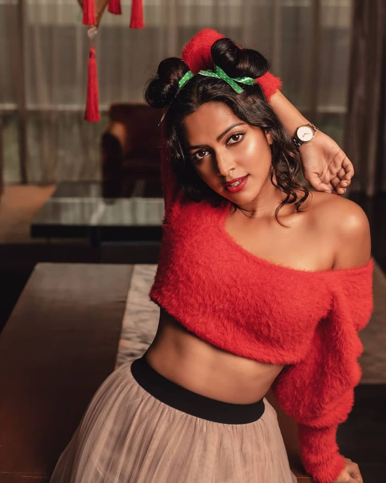 ఈ అమ్మడు దర్శకుడు ఏ.ఎల్ విజయ్ని ప్రేమించి 2014 పెళ్లి చేసుకున్న విషయం తెలిసిందే. ఆ తర్వాత కొన్ని రోజులకు విడిపోయారు. ఇద్దరి మధ్య తలెత్తిన మనస్పర్థలతో 2017 విడాకులు తీసుకున్నారు. విడిపోయినప్పుడు చోటు చేసుకున్న సంఘటనల గురించి అమలాపాల్ తాజాగా పంచుకుంది. ఈ అమ్మడు దర్శకుడు ఏ.ఎల్ విజయ్ని ప్రేమించి 2014 పెళ్లి చేసుకున్న విషయం తెలిసిందే. ఆ తర్వాత కొన్ని రోజులకు విడిపోయారు. ఇద్దరి మధ్య తలెత్తిన మనస్పర్థలతో 2017 విడాకులు తీసుకున్నారు. విడిపోయినప్పుడు చోటు చేసుకున్న సంఘటనల గురించి అమలాపాల్ తాజాగా పంచుకుంది.