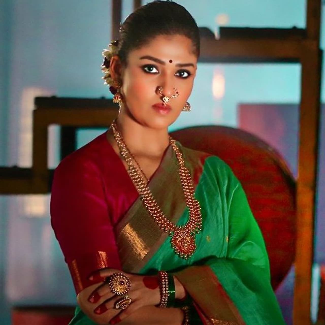 <p>தமிழ் சினிமா ரசிகர்கள் மத்தியில் லேடி சூப்பர் ஸ்டார் என்ற அளவிற்கு உயர்ந்துள்ள நயன்தாரா, இயக்குநர் விக்னேஷ் சிவனை காதலித்து வருவது அனைவரும் அறிந்த செய்தி. நானும் ரவுடி தான் படத்தில் நடித்த போது இருவருக்கும் இடையே ஏற்பட்ட நட்பு, காதலாக மலர்ந்து தற்போது 5 ஆண்டுகளை கடந்தும் மனம் வீசி வருகிறது. <br /> </p> <p>தமிழ் சினிமா ரசிகர்கள் மத்தியில் லேடி சூப்பர் ஸ்டார் என்ற அளவிற்கு உயர்ந்துள்ள நயன்தாரா, இயக்குநர் விக்னேஷ் சிவனை காதலித்து வருவது அனைவரும் அறிந்த செய்தி. நானும் ரவுடி தான் படத்தில் நடித்த போது இருவருக்கும் இடையே ஏற்பட்ட நட்பு, காதலாக மலர்ந்து தற்போது 5 ஆண்டுகளை கடந்தும் மனம் வீசி வருகிறது. <br /> </p>