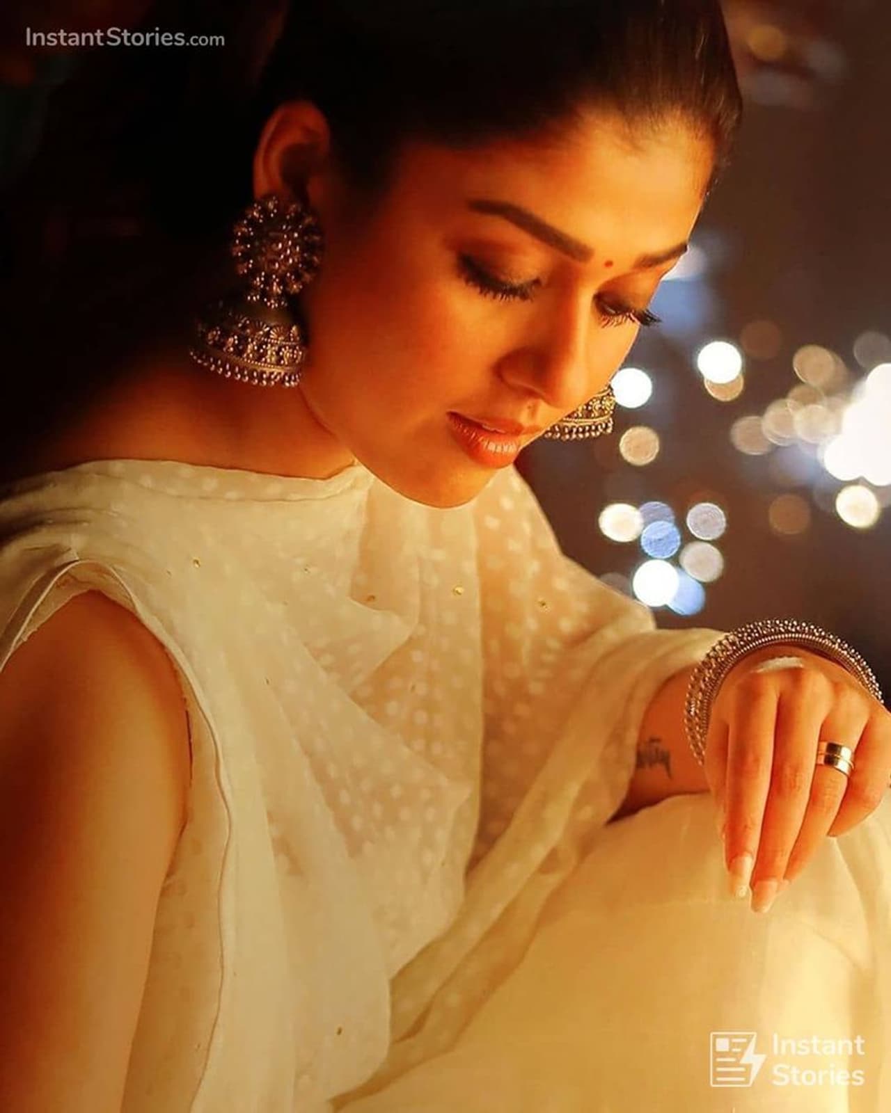 <p>அந்த வகையில் தற்போது, நயன்தாரா மற்றும் விக்ரம் நடிப்பில் வெளியான 'இருமுகன்' திரைப்படம் ஹிந்தியில் ரீமேக் செய்யப்பட உள்ளதாக தகவல் வெளியாகி உள்ளது.</p> <p>அந்த வகையில் தற்போது, நயன்தாரா மற்றும் விக்ரம் நடிப்பில் வெளியான 'இருமுகன்' திரைப்படம் ஹிந்தியில் ரீமேக் செய்யப்பட உள்ளதாக தகவல் வெளியாகி உள்ளது.</p>