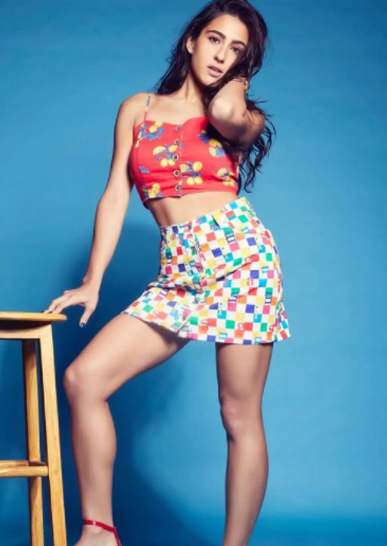 <p>സാറാ അലി ഖാൻ നായികയായ പുതിയ സിനിമ റിലീസ് ആയിരിക്കുകയാണ്.</p>