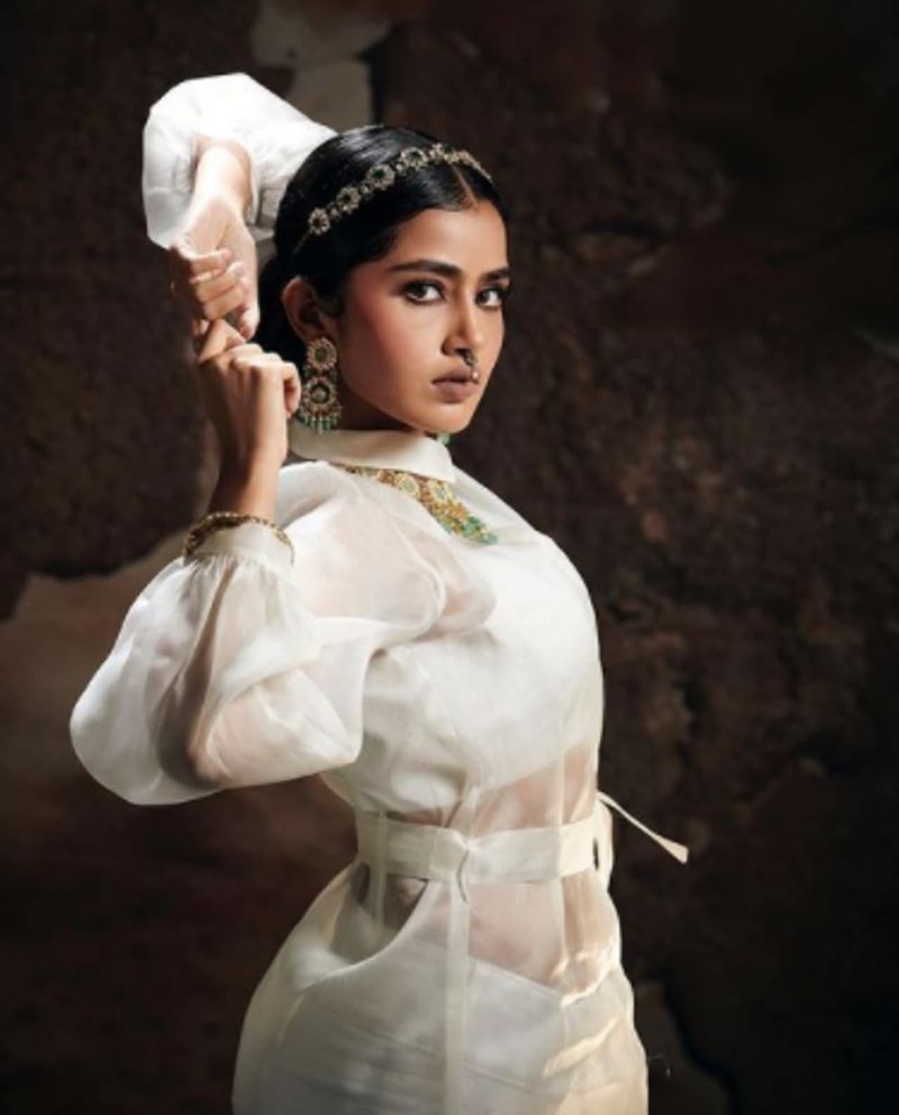 <p>പ്രേമം എന്ന സിനിമയിലൂടെ വെള്ളിത്തിരിയില്‍ എത്തിയ താരമാണ് അനുപമ പരമേശ്വരൻ.</p>