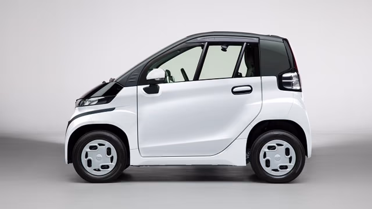 <p>ಭಾರತ ಸೇರಿದಂತೆ ವಿಶ್ವದಲ್ಲಿ ಎಲೆಕ್ಟ್ರಿಕ್ ಕಾರಿಗೆ ಬೇಡಿಕೆ ಹೆಚ್ಚಾಗುತ್ತಿದೆ. ಜನಪ್ರಿಯ ಆಟೋ ಕಂಪನಿಗಳು, ಹಲವು ಸ್ಟಾರ್ಟ್ ಅಪ್ ಕಂಪನಿಗಳು ಎಲೆಕ್ಟ್ರಿಕ್ ವಾಹನ ಬಿಡುಗಡೆ ಮಾಡುತ್ತಿದೆ.</p> <p>ಭಾರತ ಸೇರಿದಂತೆ ವಿಶ್ವದಲ್ಲಿ ಎಲೆಕ್ಟ್ರಿಕ್ ಕಾರಿಗೆ ಬೇಡಿಕೆ ಹೆಚ್ಚಾಗುತ್ತಿದೆ. ಜನಪ್ರಿಯ ಆಟೋ ಕಂಪನಿಗಳು, ಹಲವು ಸ್ಟಾರ್ಟ್ ಅಪ್ ಕಂಪನಿಗಳು ಎಲೆಕ್ಟ್ರಿಕ್ ವಾಹನ ಬಿಡುಗಡೆ ಮಾಡುತ್ತಿದೆ.</p>