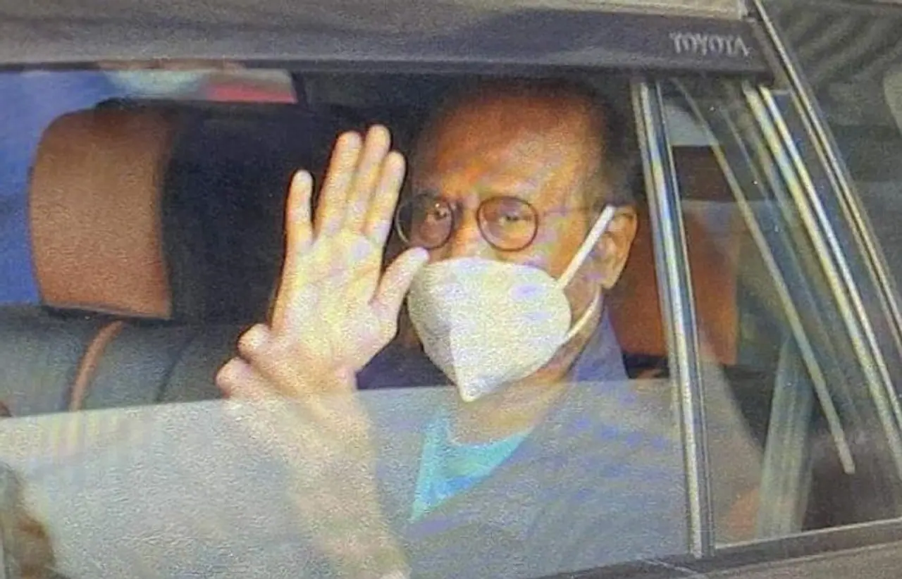 <p>The actor, who was hospitalised with severe hypertension and exhaustion on December 25, has been advised complete bed rest for a week.<br /> </p><p>The doctors' advice may pour cold water over the hopes of Rajinikanth's fans who have been awaiting a formal announcement on December 31 from the superstar about his political entry.</p> <p>The actor, who was hospitalised with severe hypertension and exhaustion on December 25, has been advised complete bed rest for a week.<br /> </p><p>The doctors' advice may pour cold water over the hopes of Rajinikanth's fans who have been awaiting a formal announcement on December 31 from the superstar about his political entry.</p>