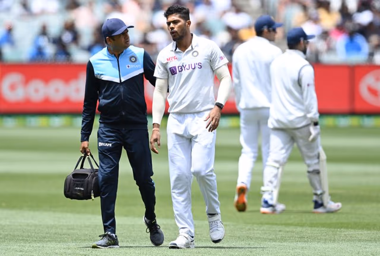 <p>Indian pacer Umesh Yadav might have given Team India a scare. On Day 3 of the Boxing Day Test against Australia, he reportedly injured his calf muscle, at the Melbourne Cricket Ground (MCG), on Monday. He is to undergo scans on it to assess the extent of the injury.</p> <p>Indian pacer Umesh Yadav might have given Team India a scare. On Day 3 of the Boxing Day Test against Australia, he reportedly injured his calf muscle, at the Melbourne Cricket Ground (MCG), on Monday. He is to undergo scans on it to assess the extent of the injury.</p>