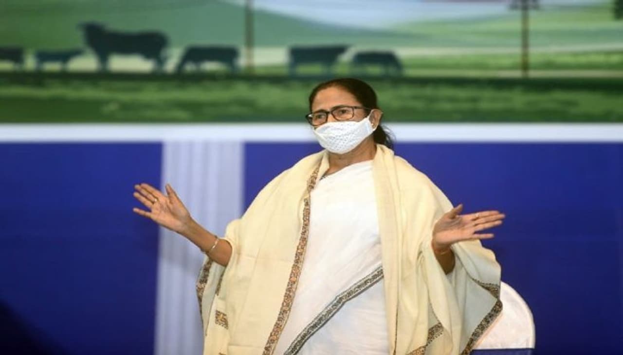 <p>After releasing the party manifesto on Tuesday (March 9), Mamata Banerjee will leave for Nandigram in the evening and file her nomination papers the next day.<br /> </p> <p>After releasing the party manifesto on Tuesday (March 9), Mamata Banerjee will leave for Nandigram in the evening and file her nomination papers the next day.<br /> </p>