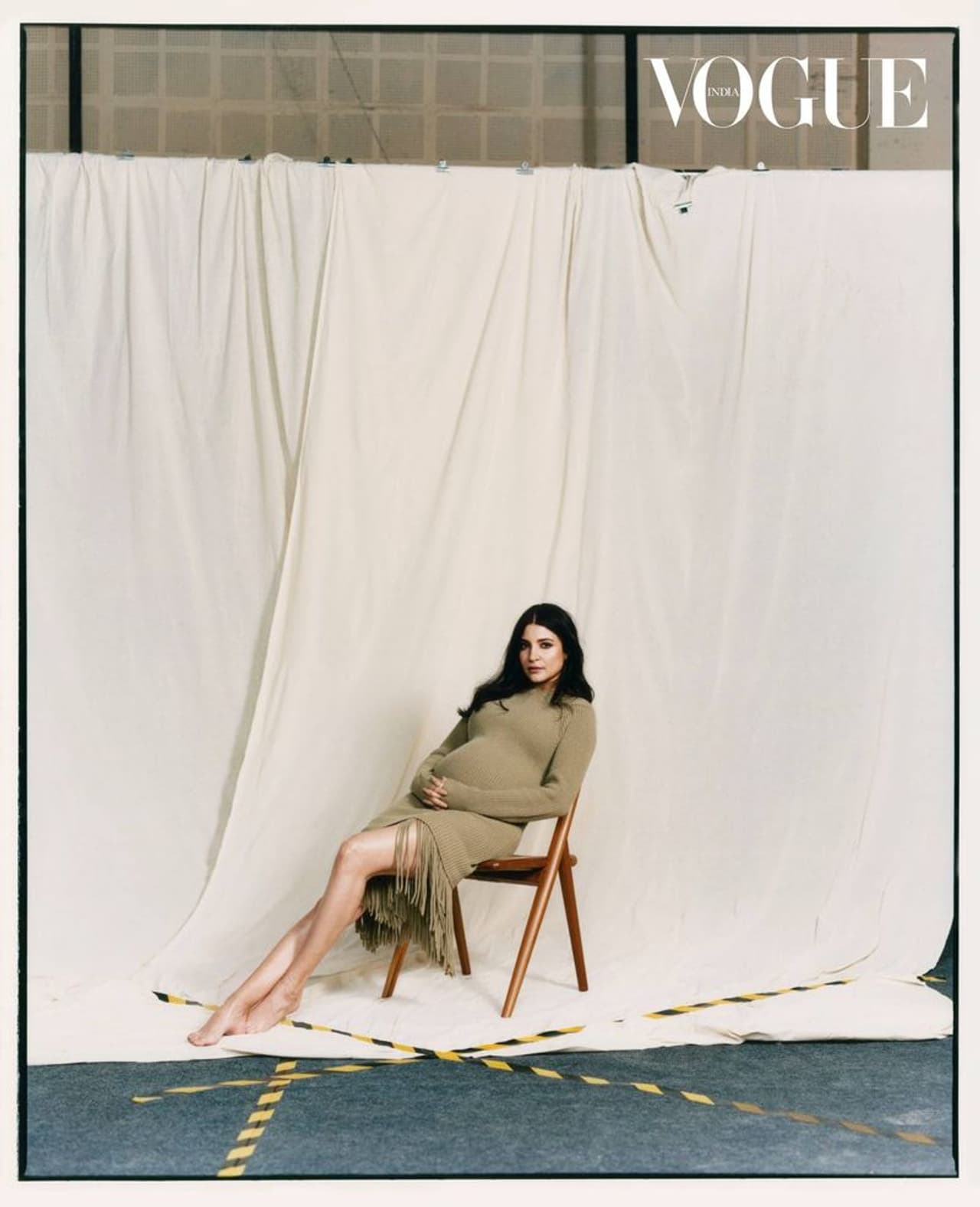 <p>ಪತ್ನಿ ಅನುಷ್ಕಾಗೆ ಶೀರ್ಷಾಸನ ಮಾಡಲು ಕಿಂಗ್ ವಿರಾಟ್ ಕೊಹ್ಲಿ ಸಾಥ್ ನೀಡಿದ್ದ ಪೋಟೋಗಳು ವೈರಲ್ ಆಗಿದ್ದವು.</p> <p>ಪತ್ನಿ ಅನುಷ್ಕಾಗೆ ಶೀರ್ಷಾಸನ ಮಾಡಲು ಕಿಂಗ್ ವಿರಾಟ್ ಕೊಹ್ಲಿ ಸಾಥ್ ನೀಡಿದ್ದ ಪೋಟೋಗಳು ವೈರಲ್ ಆಗಿದ್ದವು.</p>